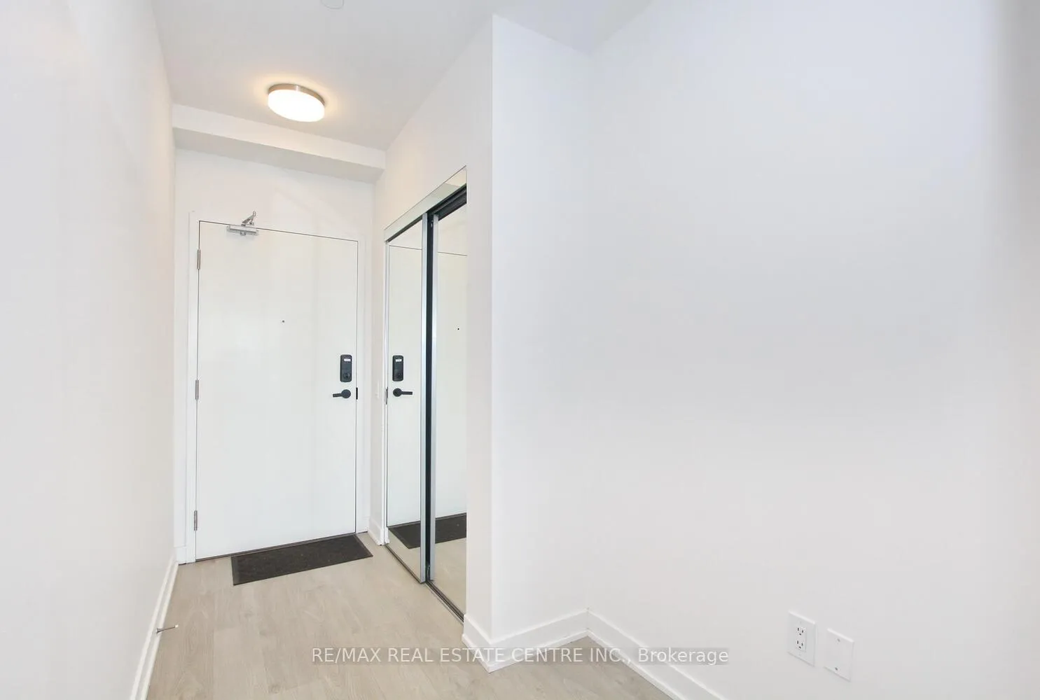 Photo 6 of Unit 3602, 3900 Confederation Parkway, Mississauga, City Centre — HOMEH
