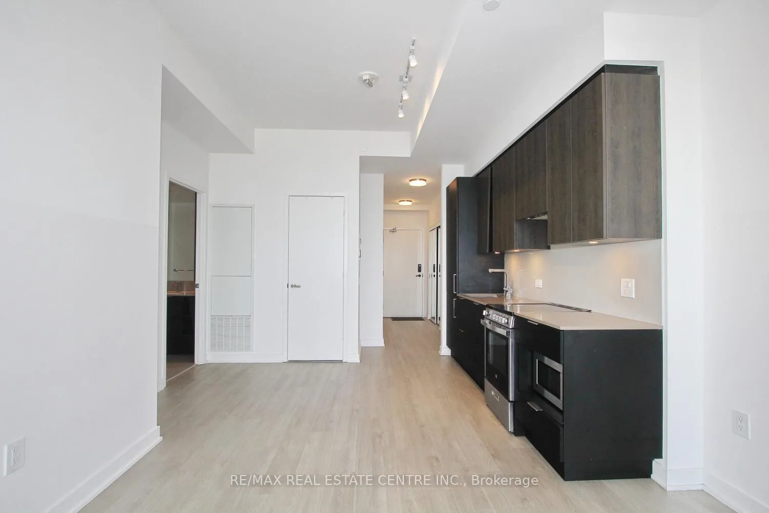 Photo 10 of Unit 3602, 3900 Confederation Parkway, Mississauga, City Centre — HOMEH