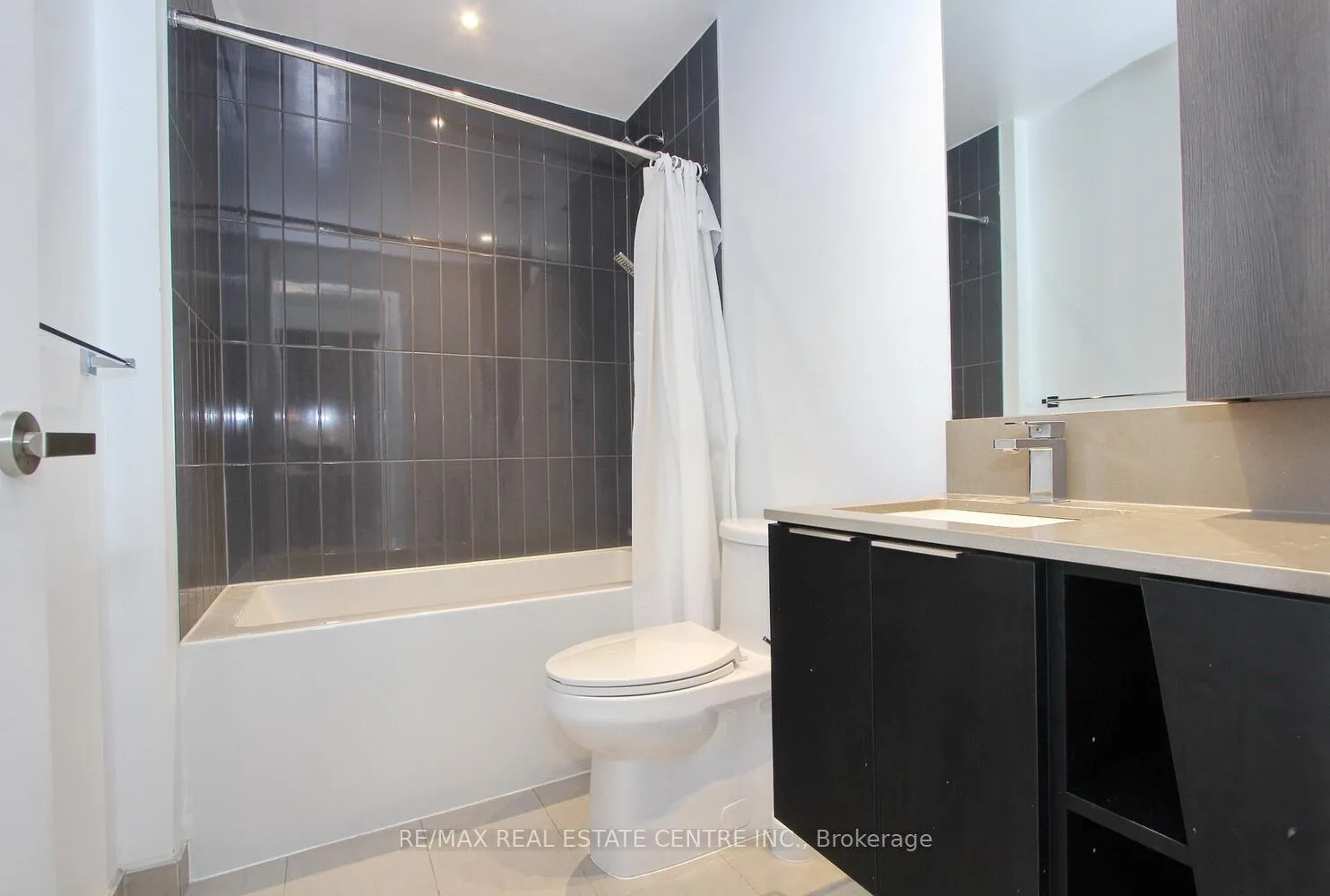 Photo 12 of Unit 3602, 3900 Confederation Parkway, Mississauga, City Centre — HOMEH