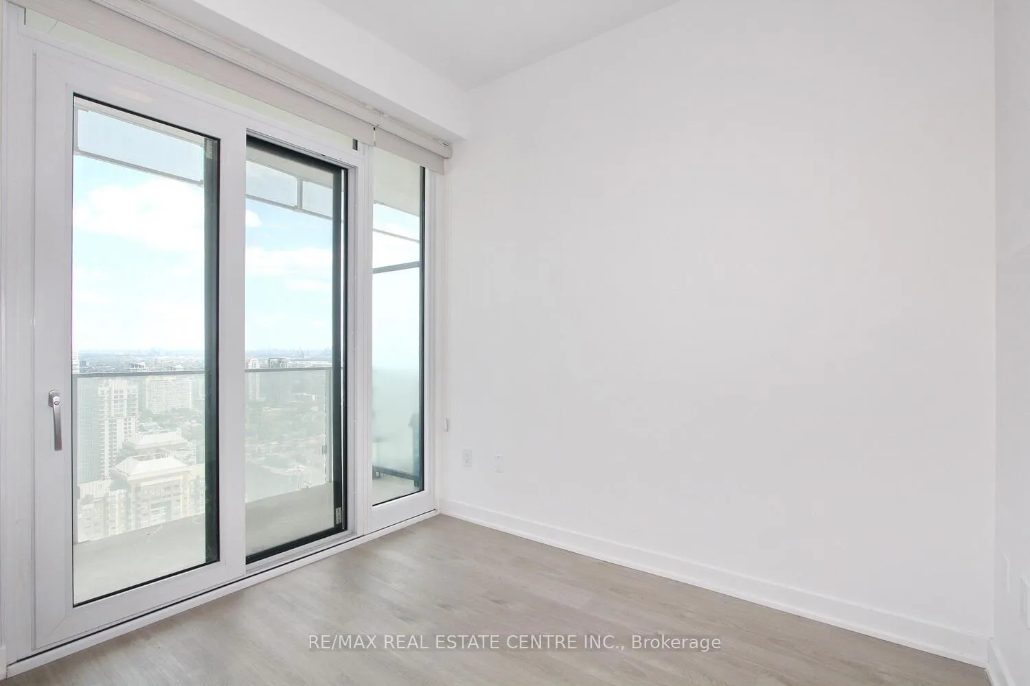 Photo 16 of Unit 3602, 3900 Confederation Parkway, Mississauga, City Centre — HOMEH