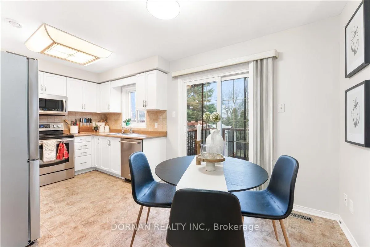 Photo 12 of 3 Bancroft Crescent, Whitby, Williamsburg — HOMEH
