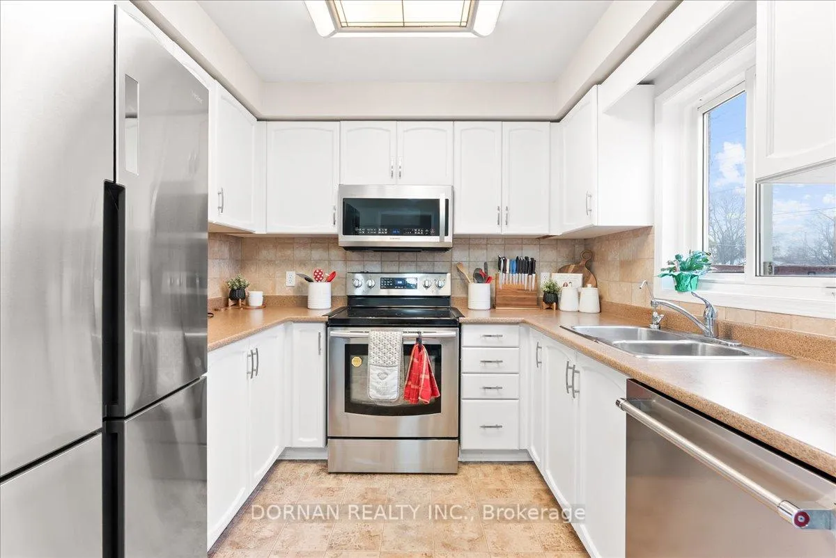 Photo 15 of 3 Bancroft Crescent, Whitby, Williamsburg — HOMEH