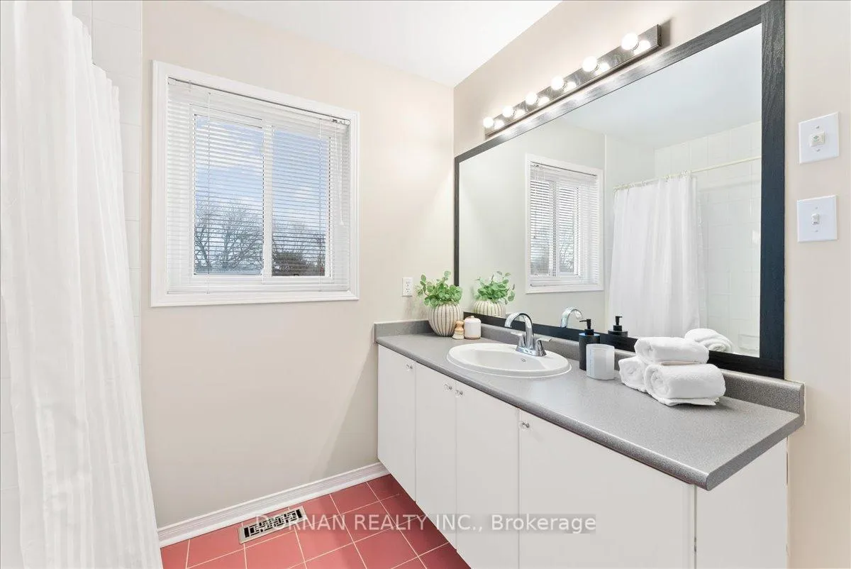 Photo 28 of 3 Bancroft Crescent, Whitby, Williamsburg — HOMEH