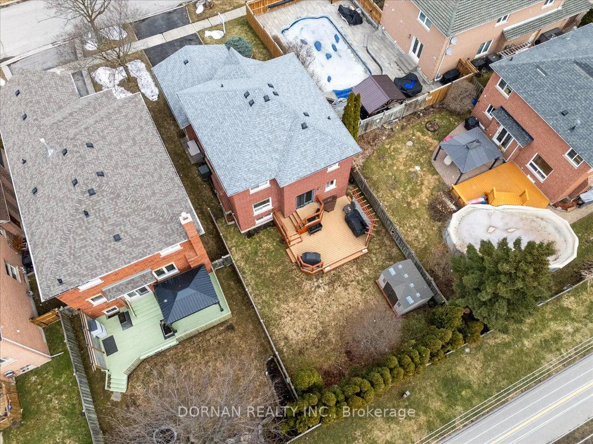 Photo 35 of 3 Bancroft Crescent, Whitby, Williamsburg — HOMEH