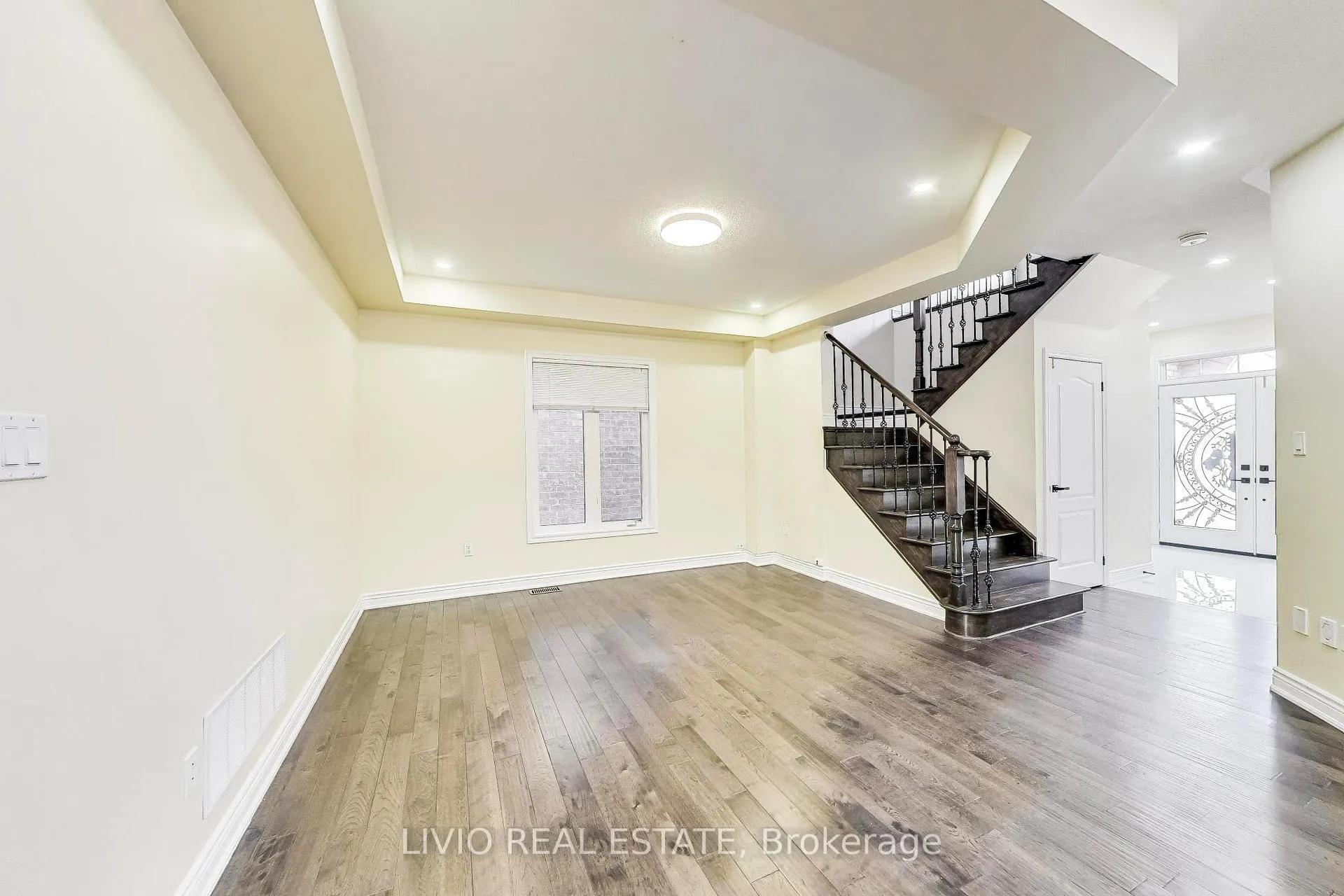 Photo 5 of 232 Thorndale Road, Brampton, Bram East — HOMEH