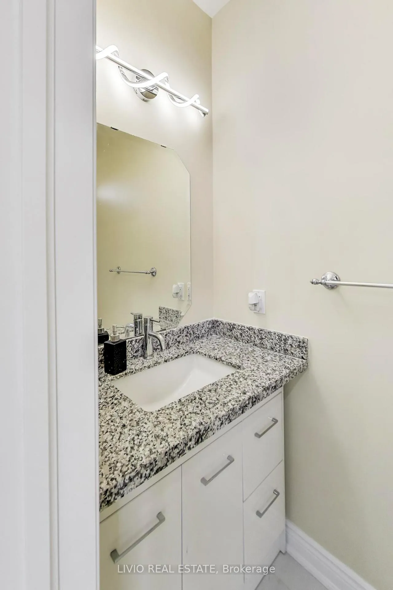 Photo 17 of 232 Thorndale Road, Brampton, Bram East — HOMEH