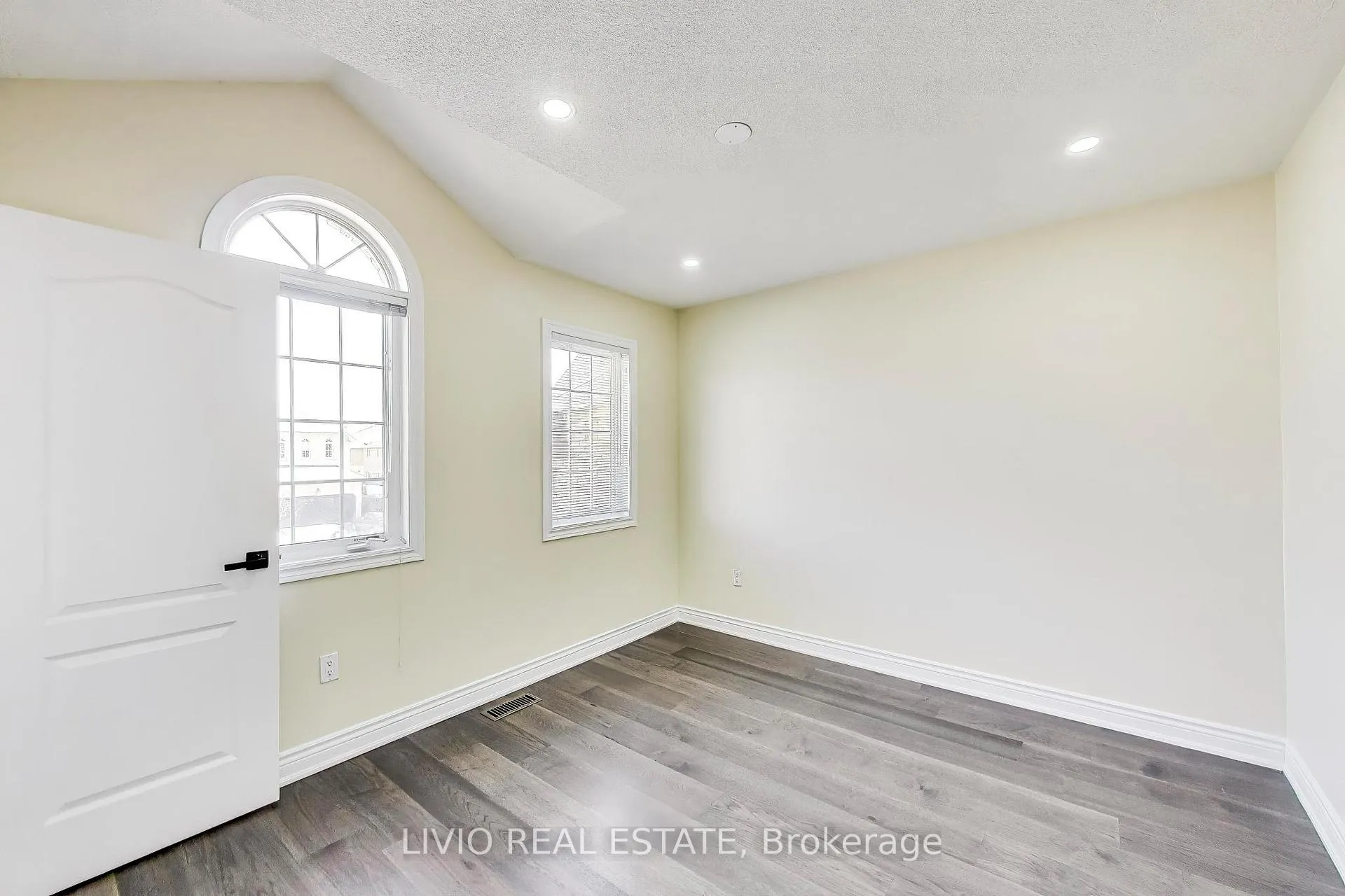 Photo 29 of 232 Thorndale Road, Brampton, Bram East — HOMEH