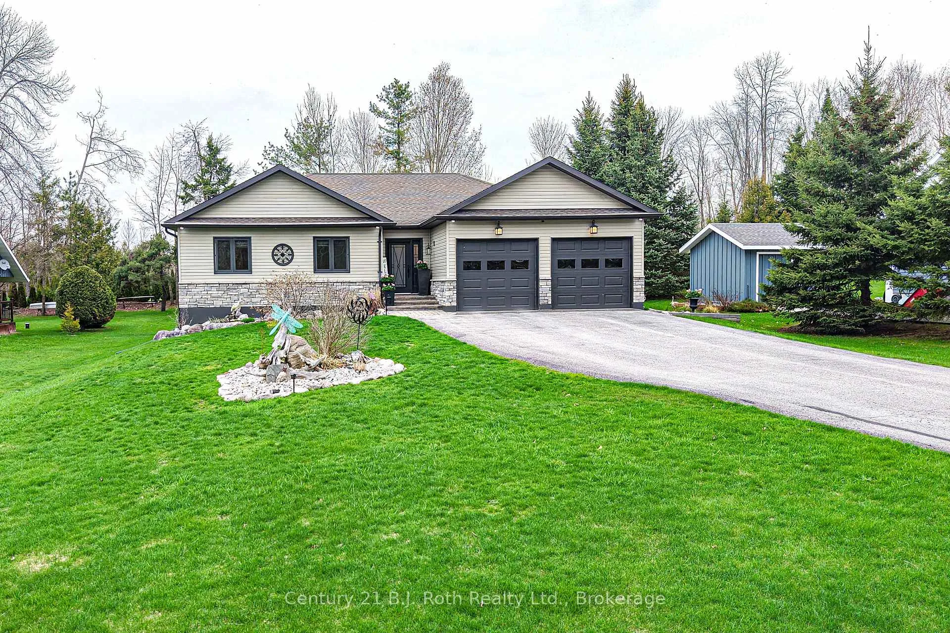 Photo 1 of 3577 Peter Street, Ramara, Rural Ramara — HOMEH