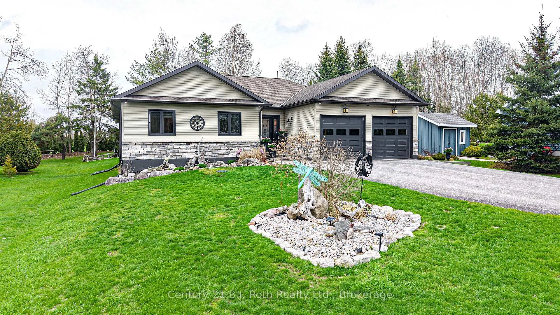 Photo 2 of 3577 Peter Street, Ramara, Rural Ramara — HOMEH