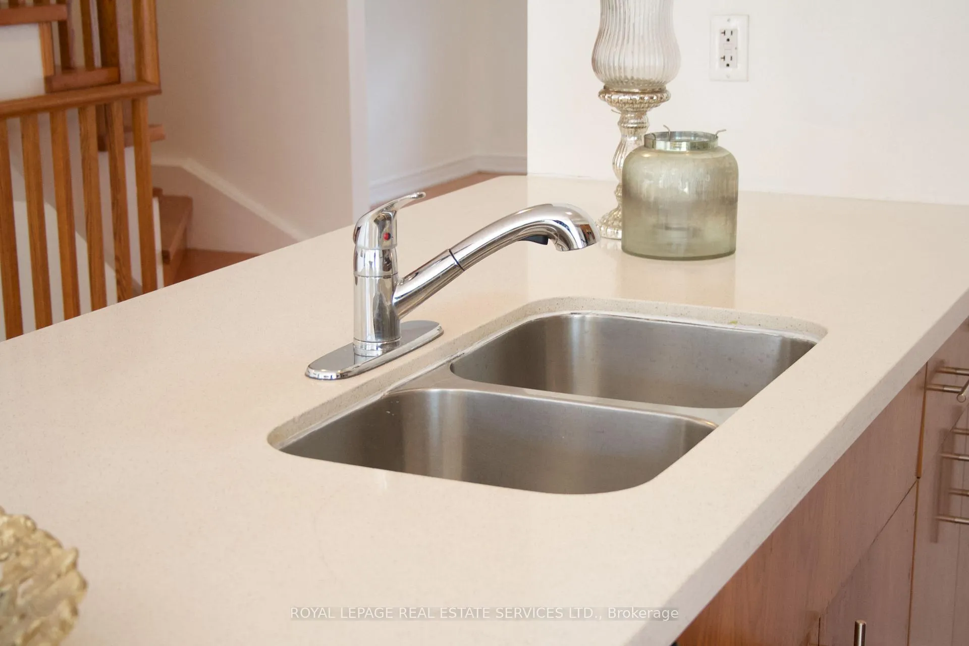 Photo 3 of Unit 6, 362 Plains Road E, Burlington, LaSalle — HOMEH
