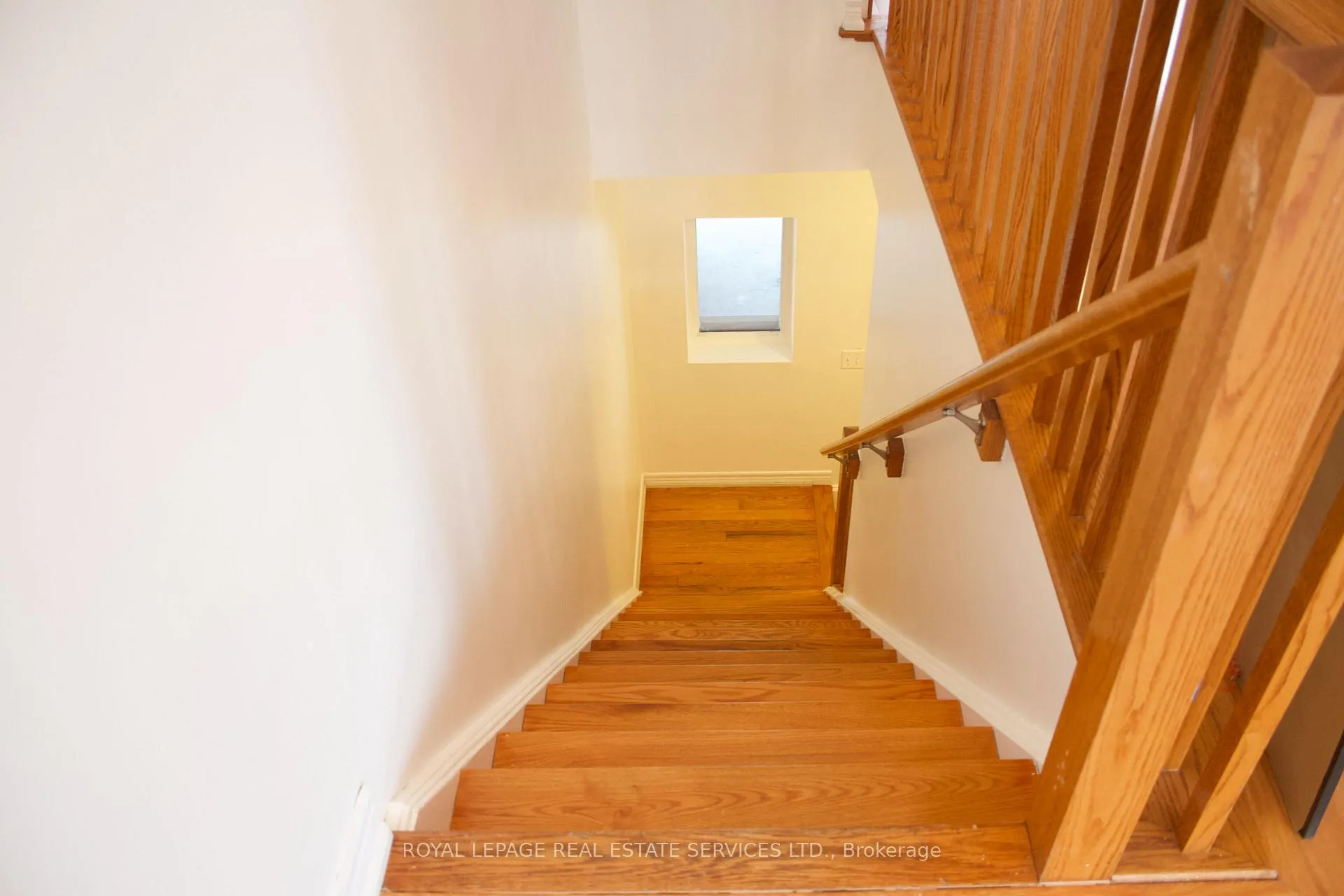 Photo 5 of Unit 6, 362 Plains Road E, Burlington, LaSalle — HOMEH