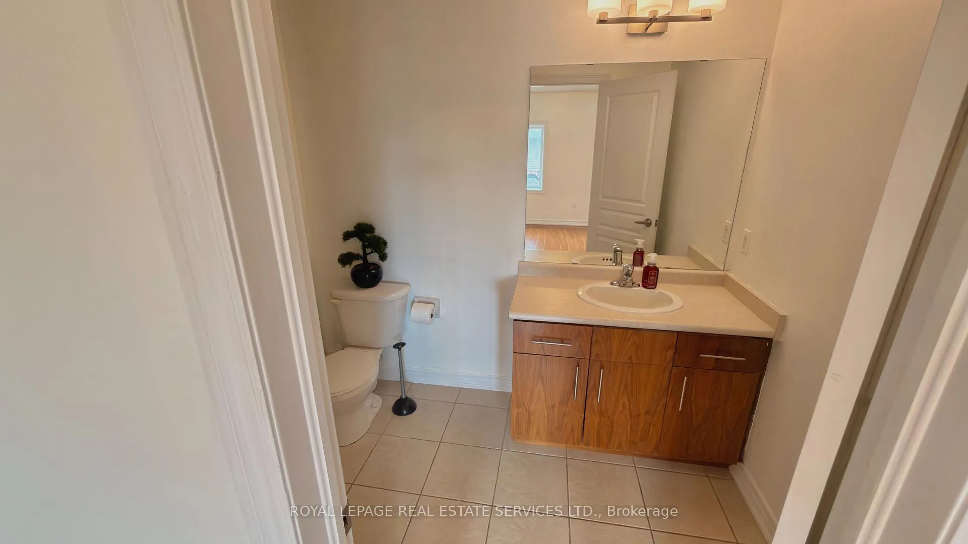 Photo 41 of Unit 6, 362 Plains Road E, Burlington, LaSalle — HOMEH