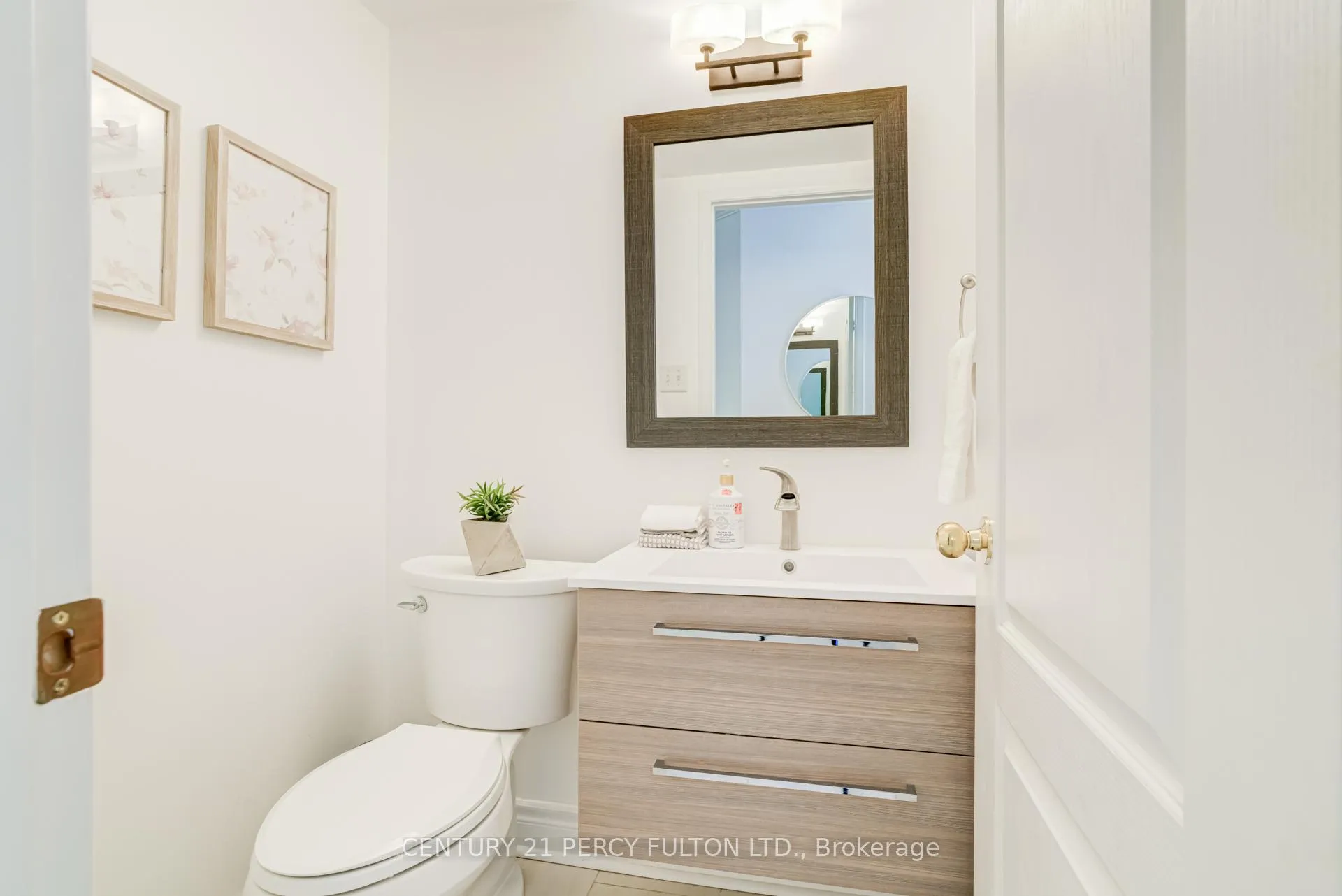 Photo 16 of 383 Sparrow Circle, Pickering, Highbush — HOMEH
