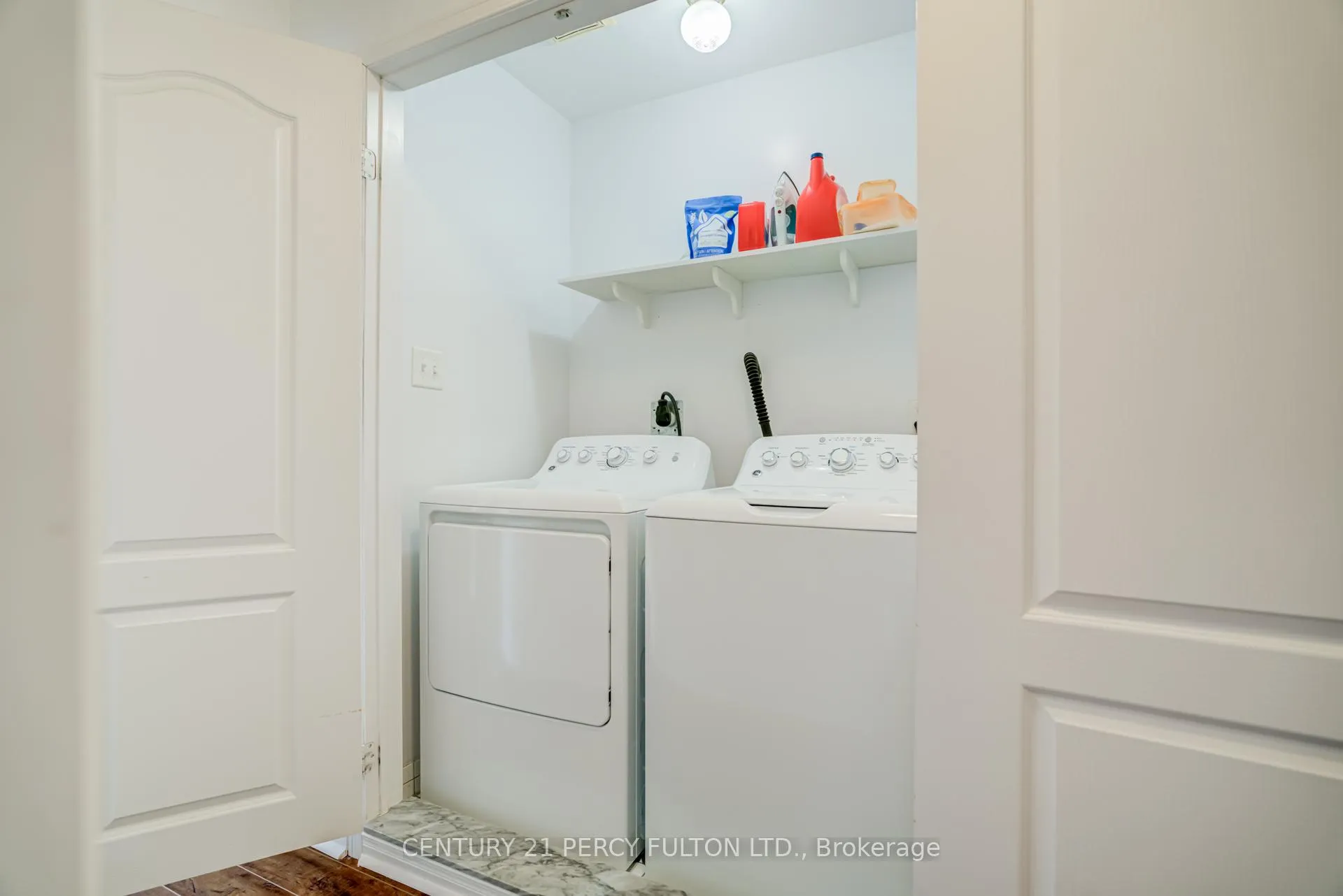 Photo 27 of 383 Sparrow Circle, Pickering, Highbush — HOMEH