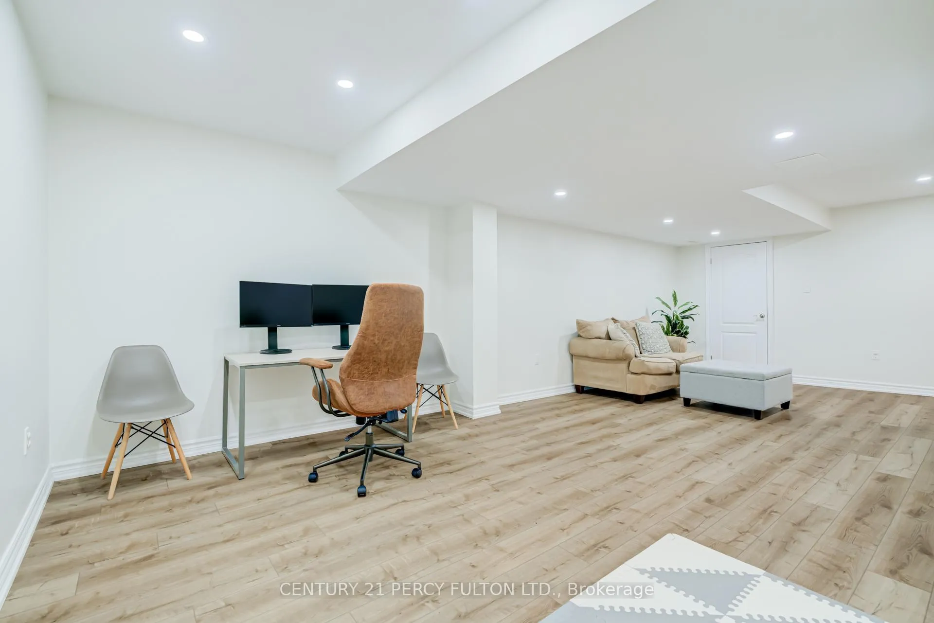Photo 42 of 383 Sparrow Circle, Pickering, Highbush — HOMEH