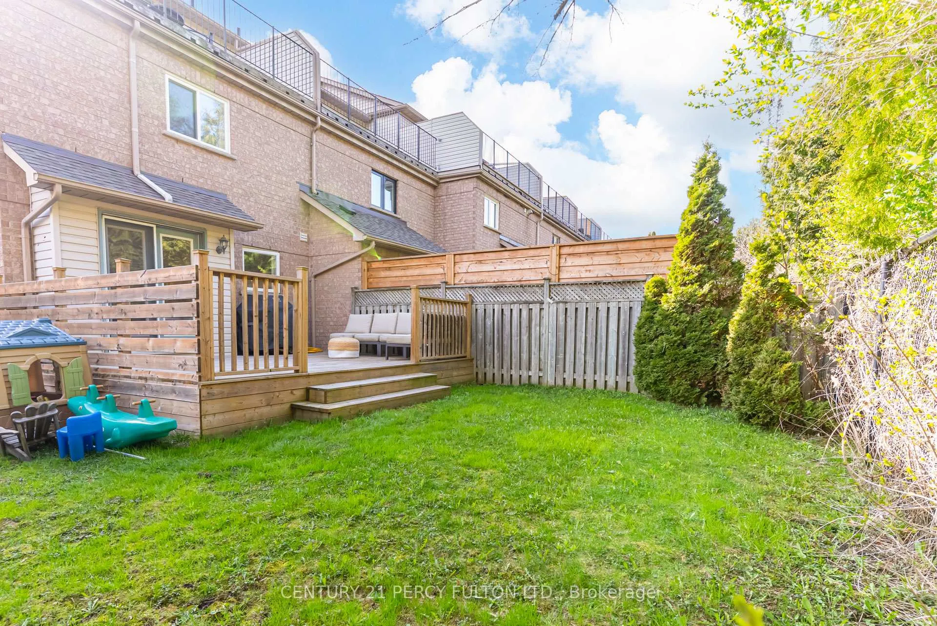 Photo 44 of 383 Sparrow Circle, Pickering, Highbush — HOMEH