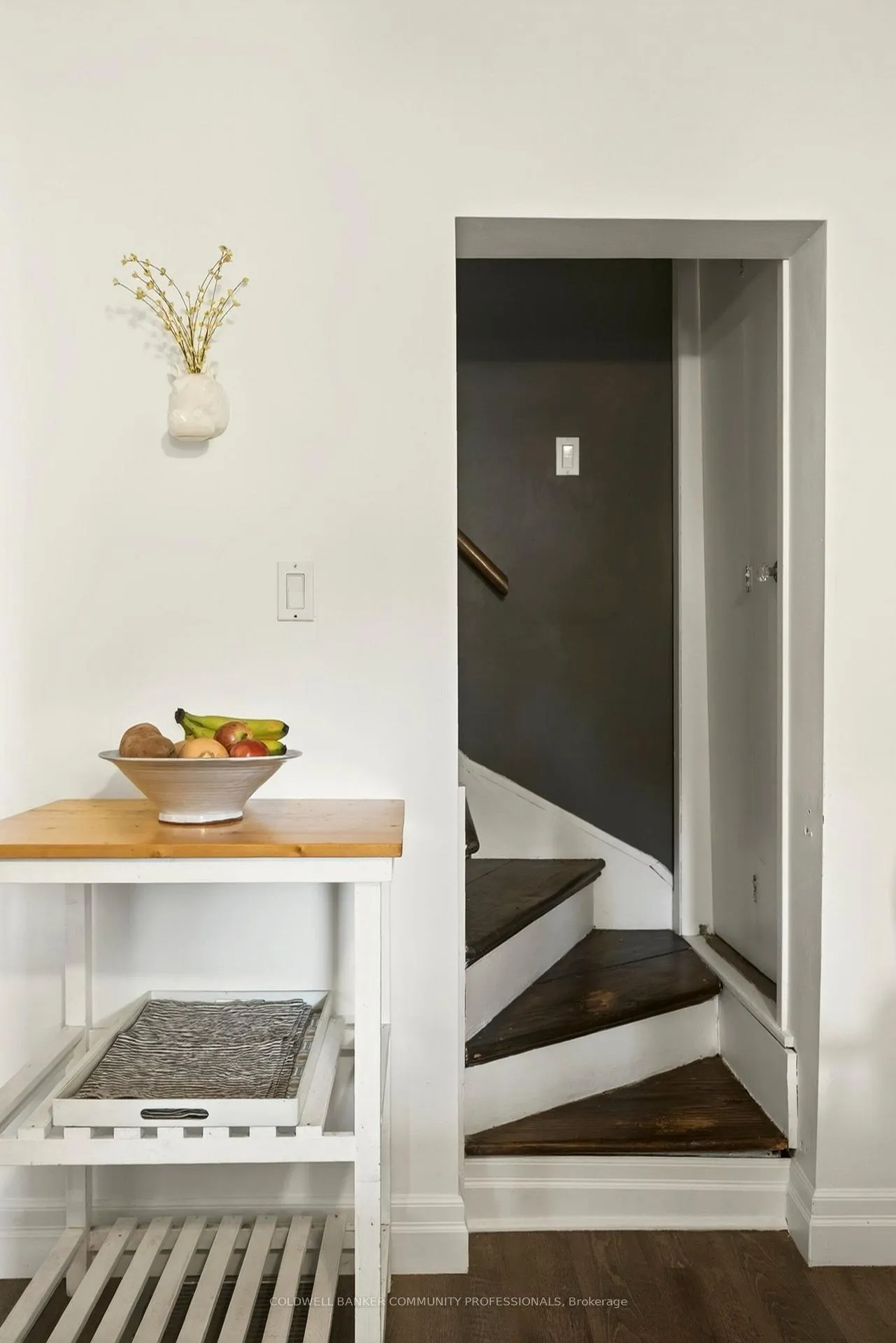 Photo 14 of 181 Simcoe Street E, Hamilton, North End — HOMEH