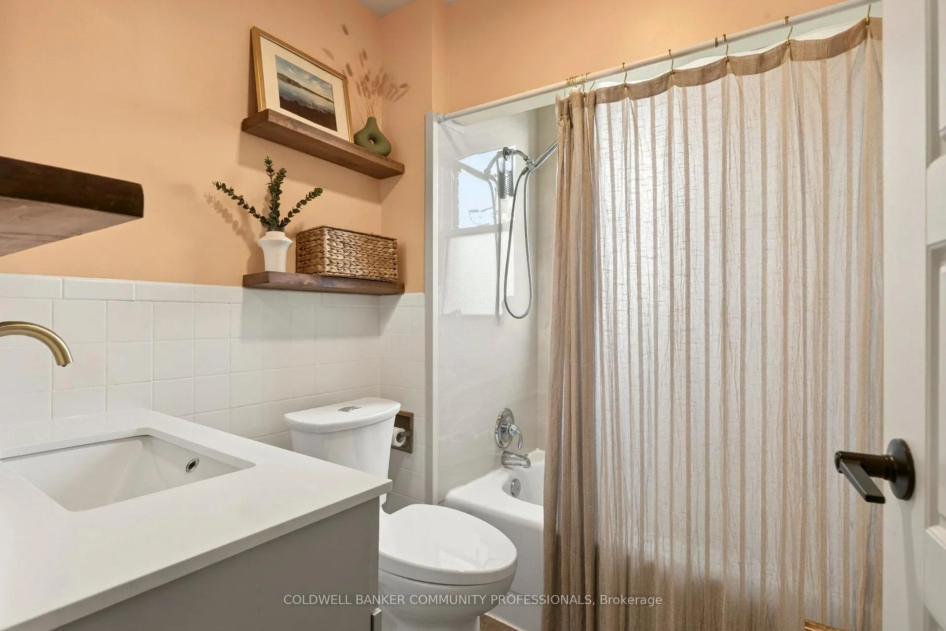 Photo 34 of 181 Simcoe Street E, Hamilton, North End — HOMEH