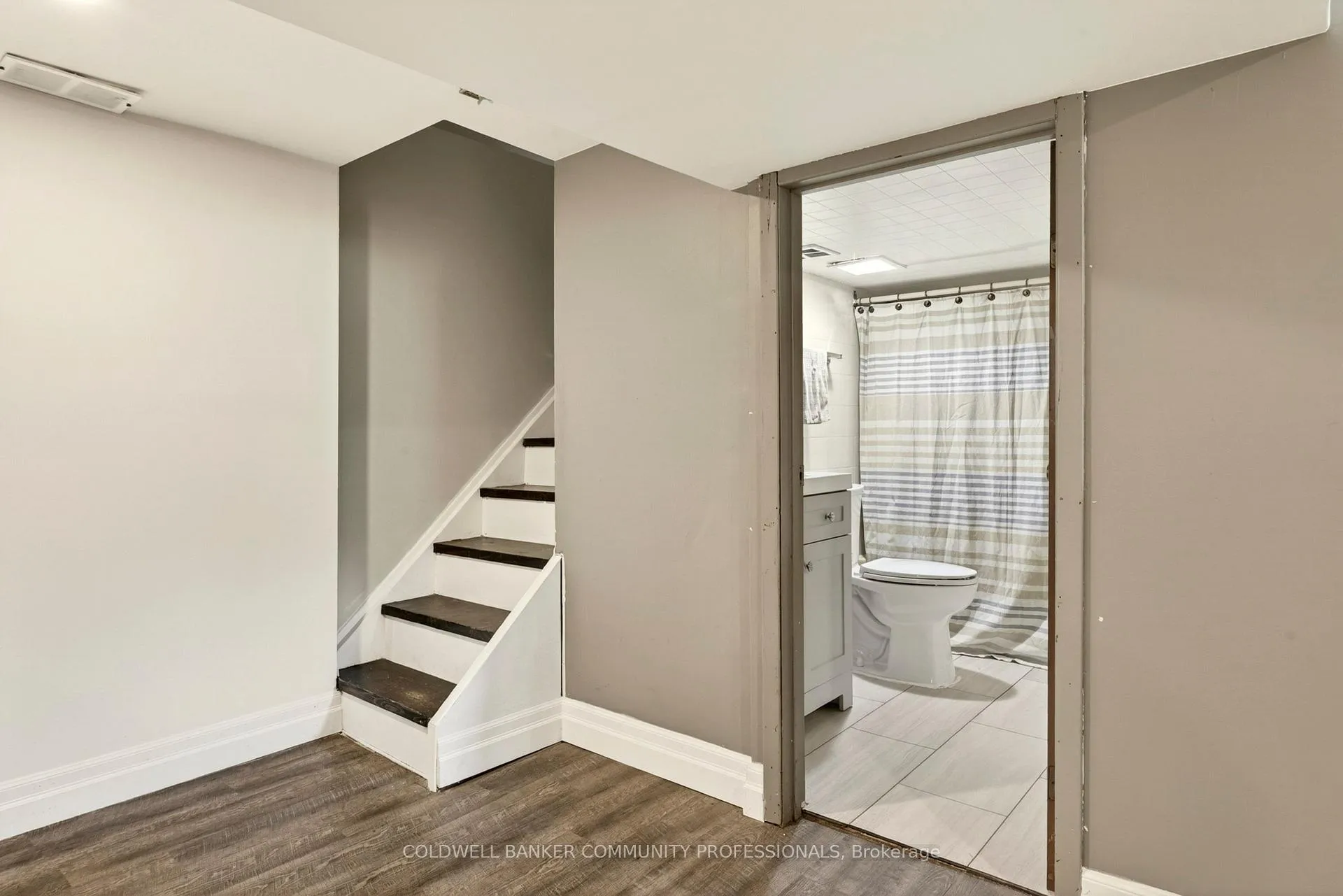 Photo 36 of 181 Simcoe Street E, Hamilton, North End — HOMEH