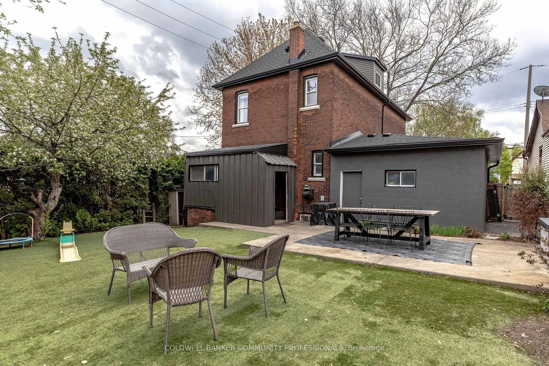 Photo 46 of 181 Simcoe Street E, Hamilton, North End — HOMEH