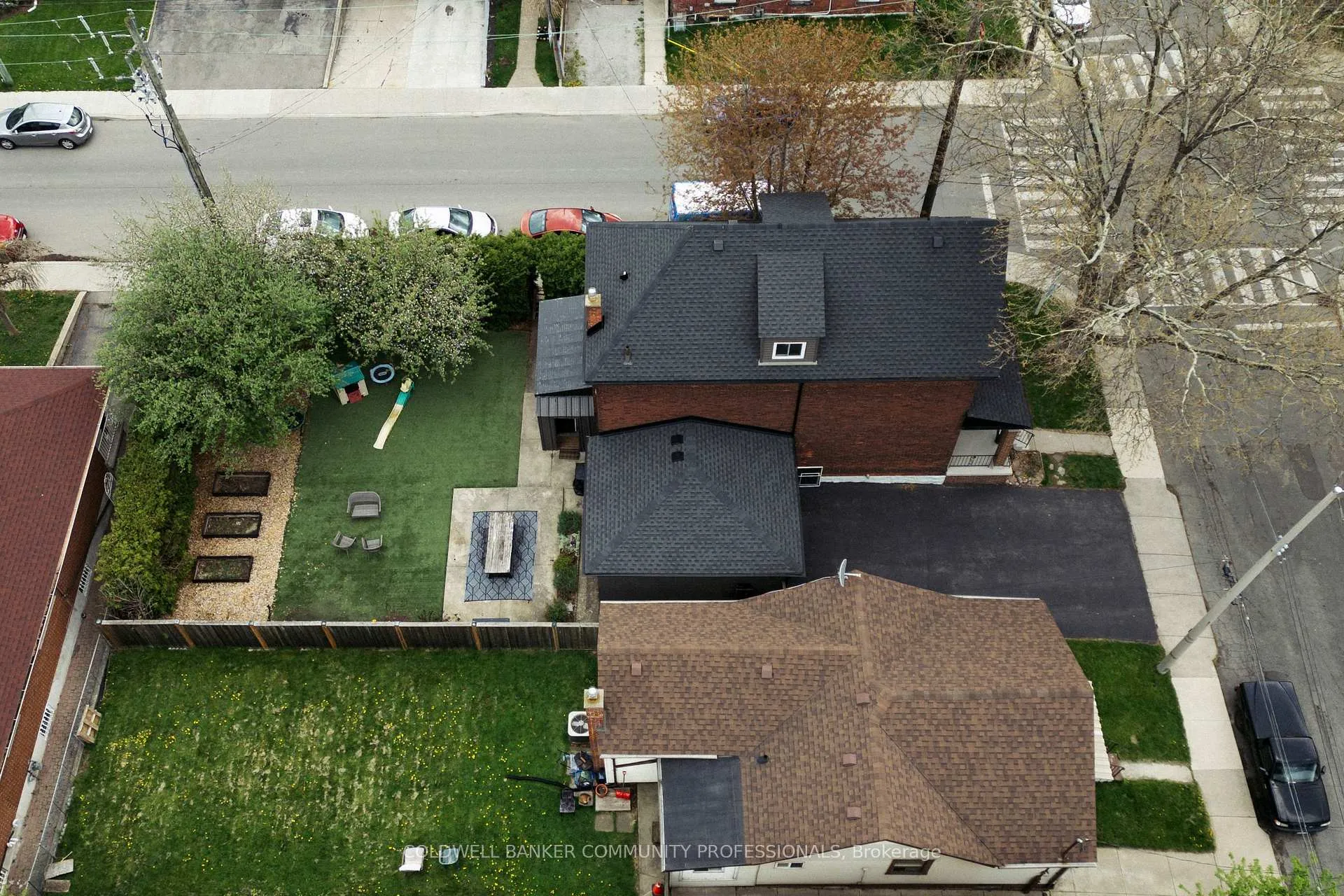 Photo 48 of 181 Simcoe Street E, Hamilton, North End — HOMEH