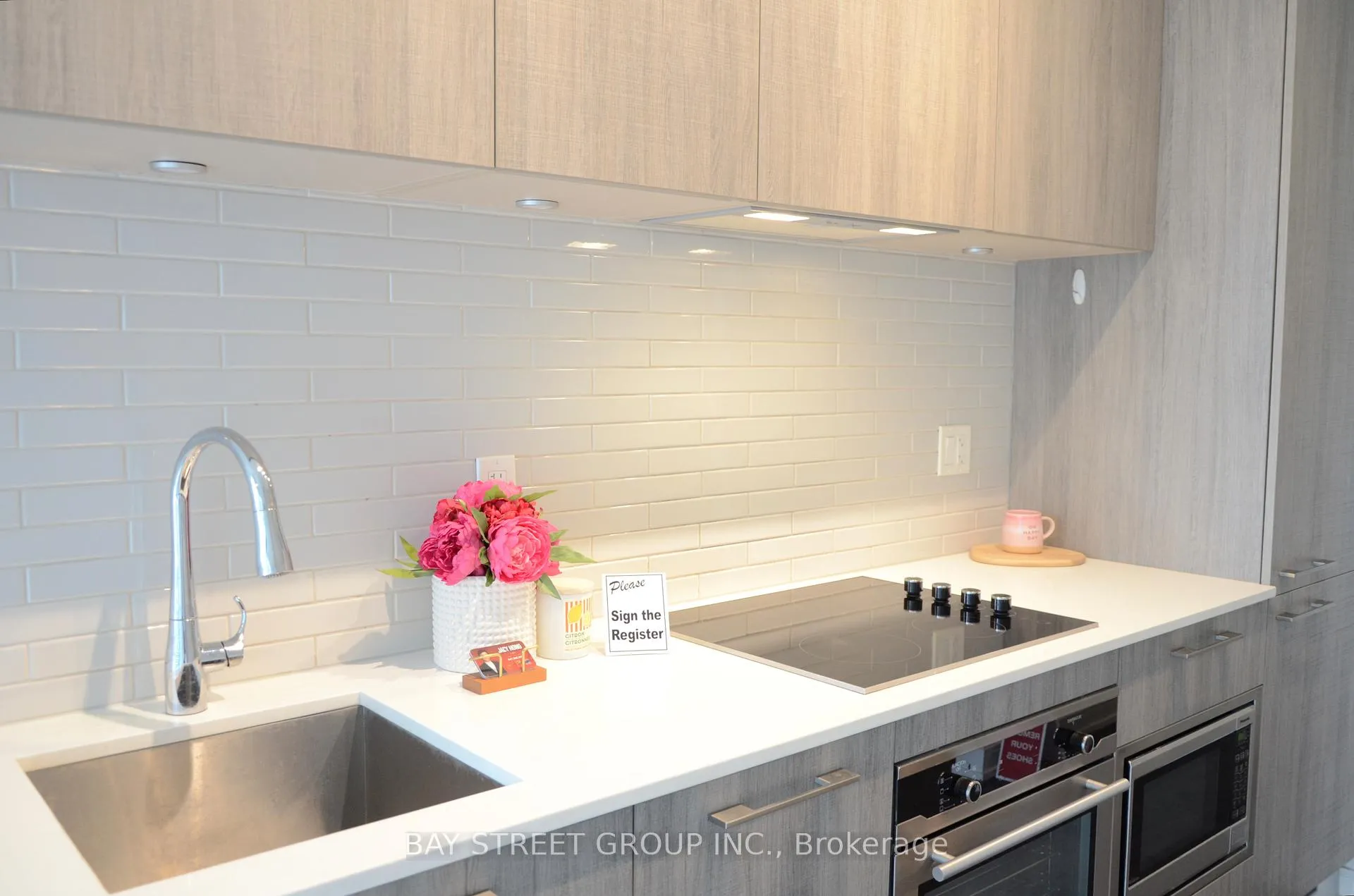 Photo 2 of Unit #910, 3 Gloucester Street, Toronto, Church-Yonge Corridor — HOMEH