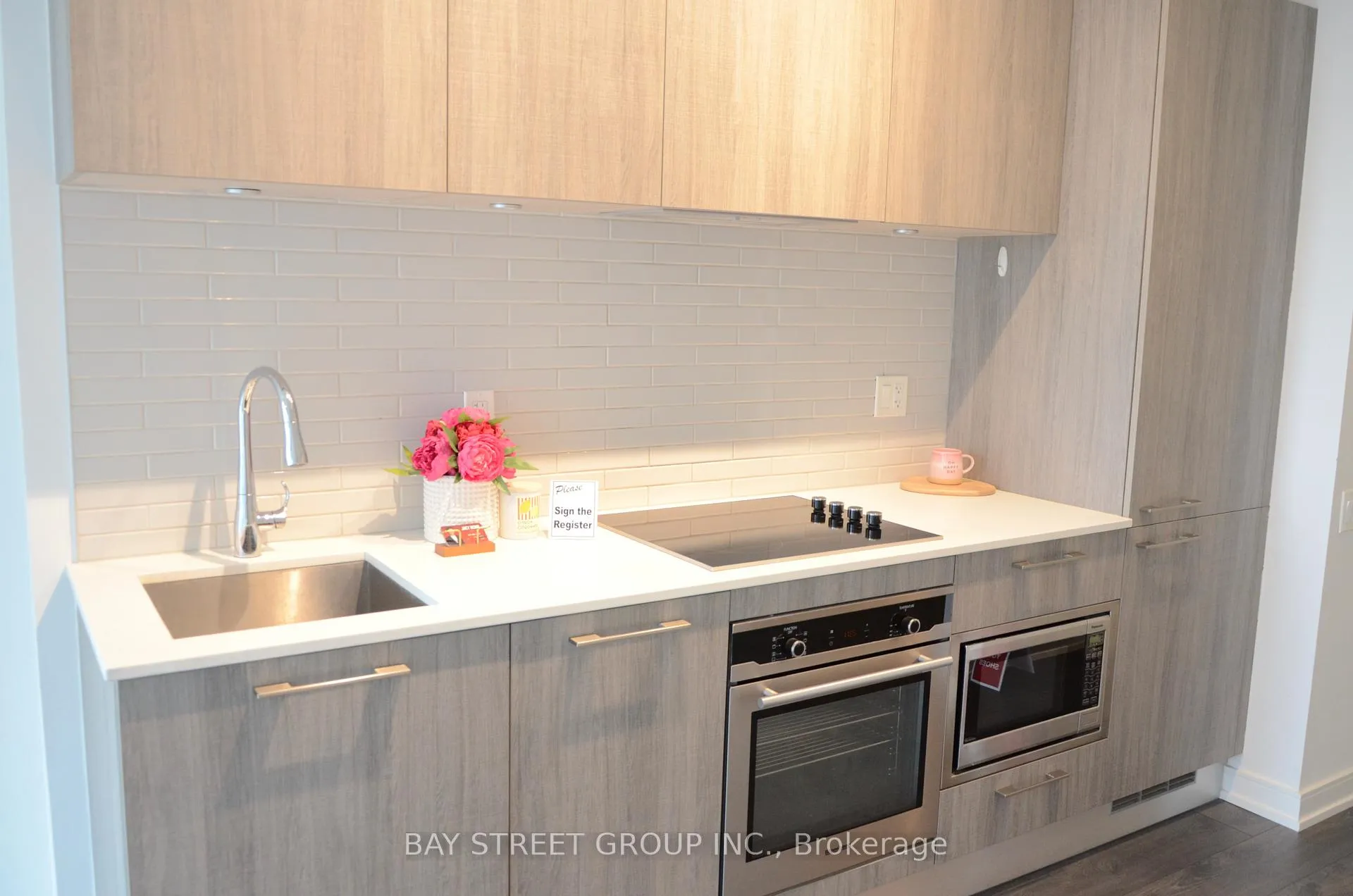 Photo 3 of Unit #910, 3 Gloucester Street, Toronto, Church-Yonge Corridor — HOMEH