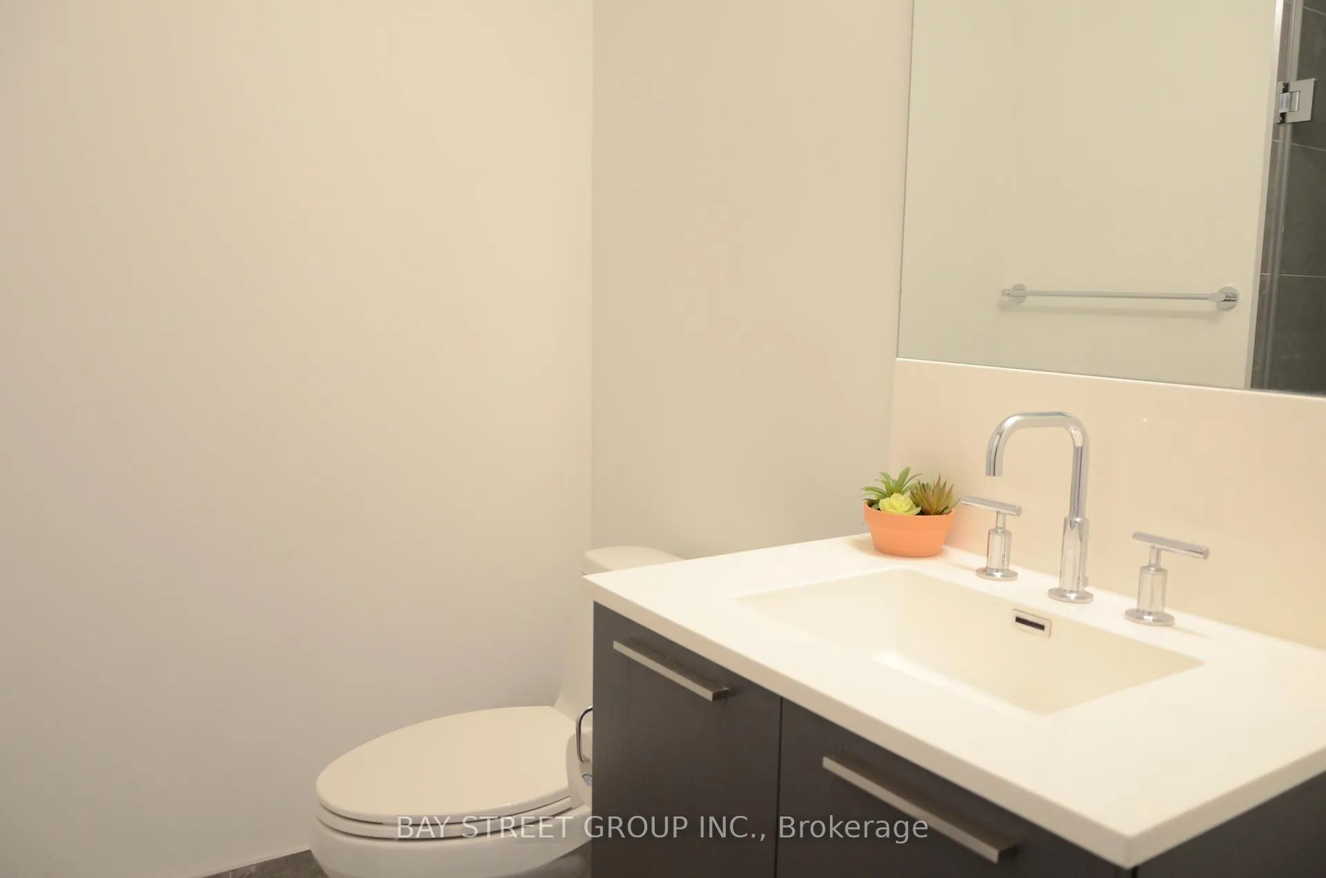 Photo 10 of Unit #910, 3 Gloucester Street, Toronto, Church-Yonge Corridor — HOMEH