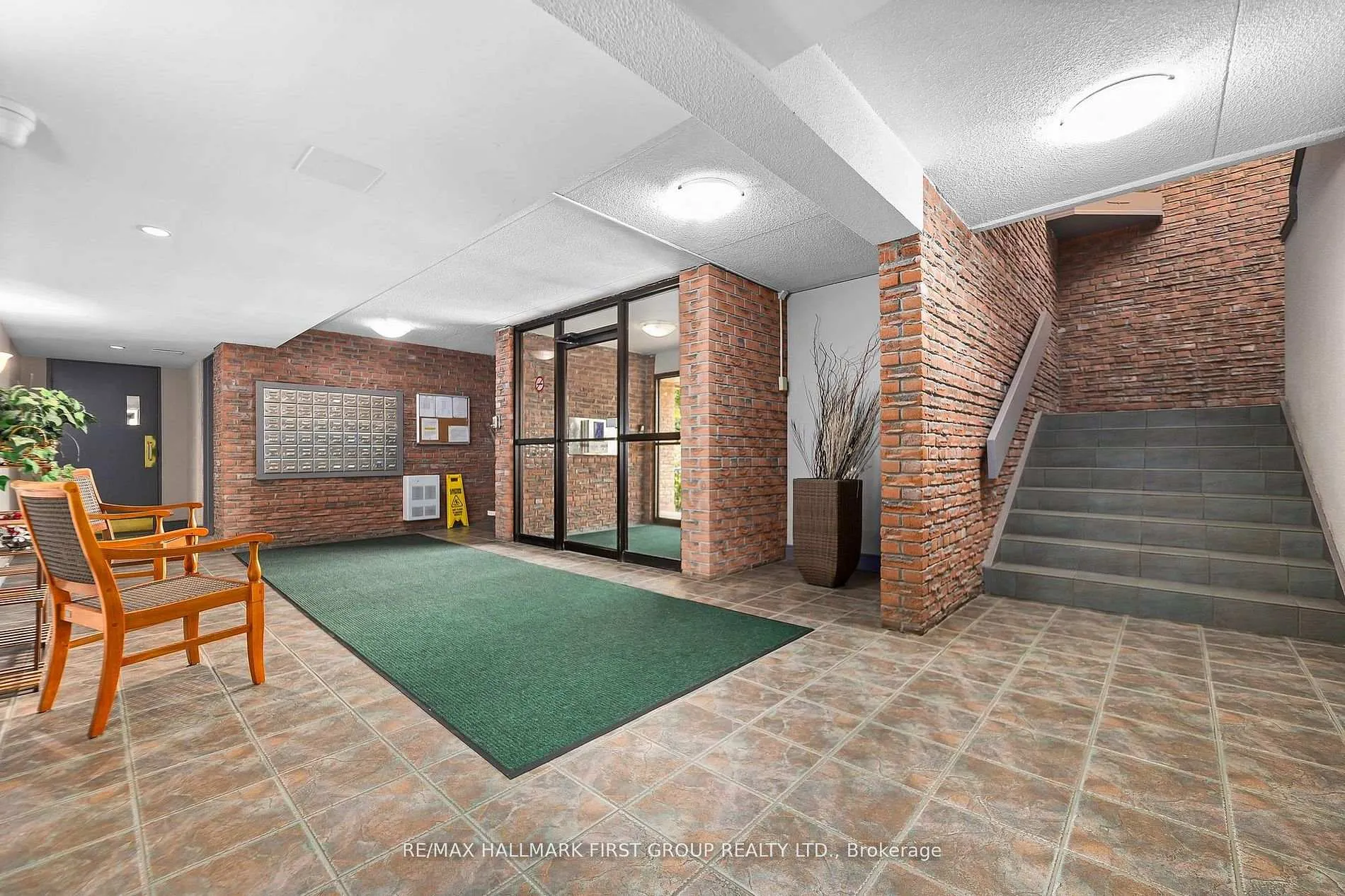 Photo 2 of Unit 102, 580 Mary Street E, Whitby, Downtown Whitby — HOMEH