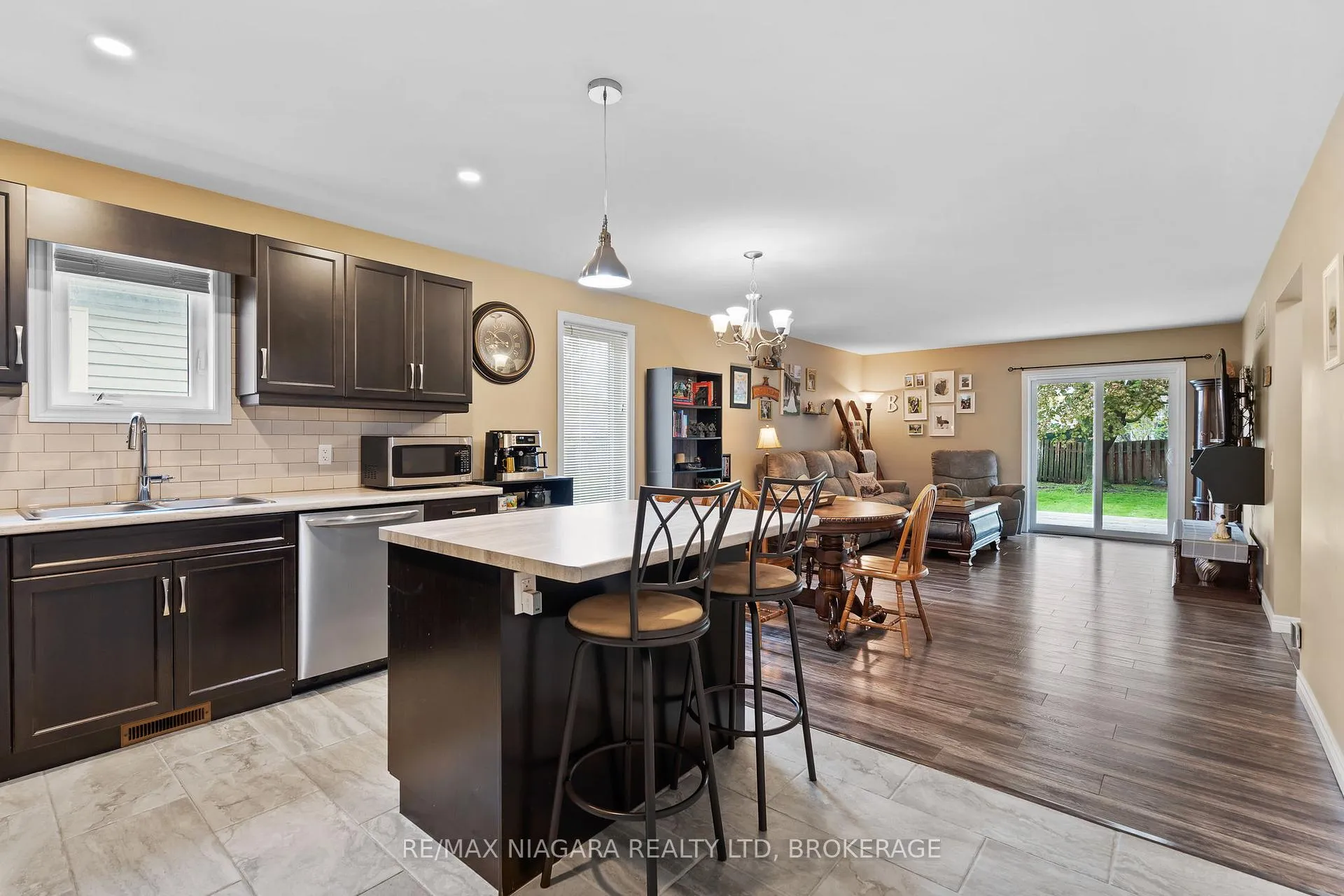 Photo 4 of 228 Lincoln Street, Welland, Welland Downtown — HOMEH