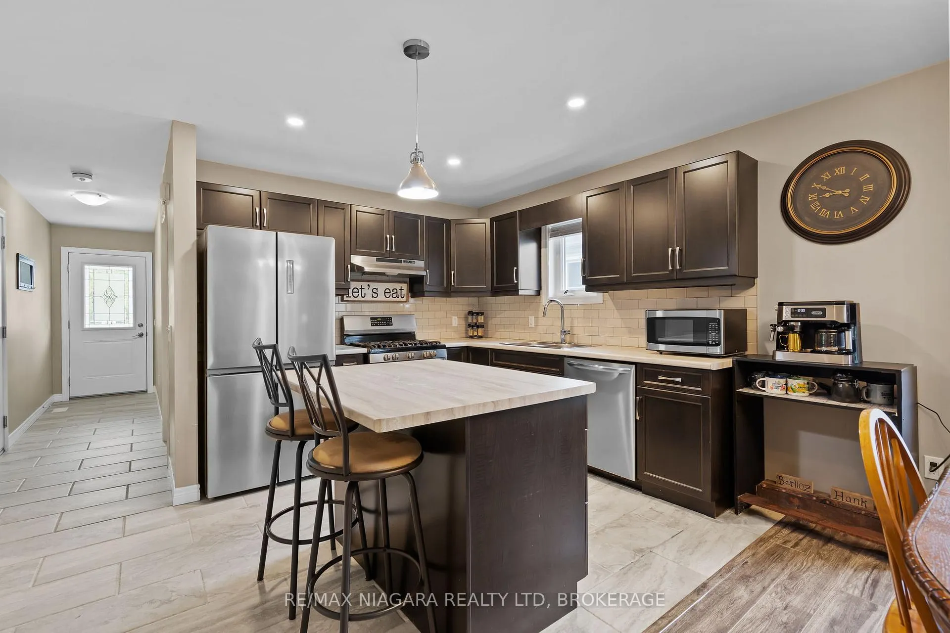 Photo 5 of 228 Lincoln Street, Welland, Welland Downtown — HOMEH