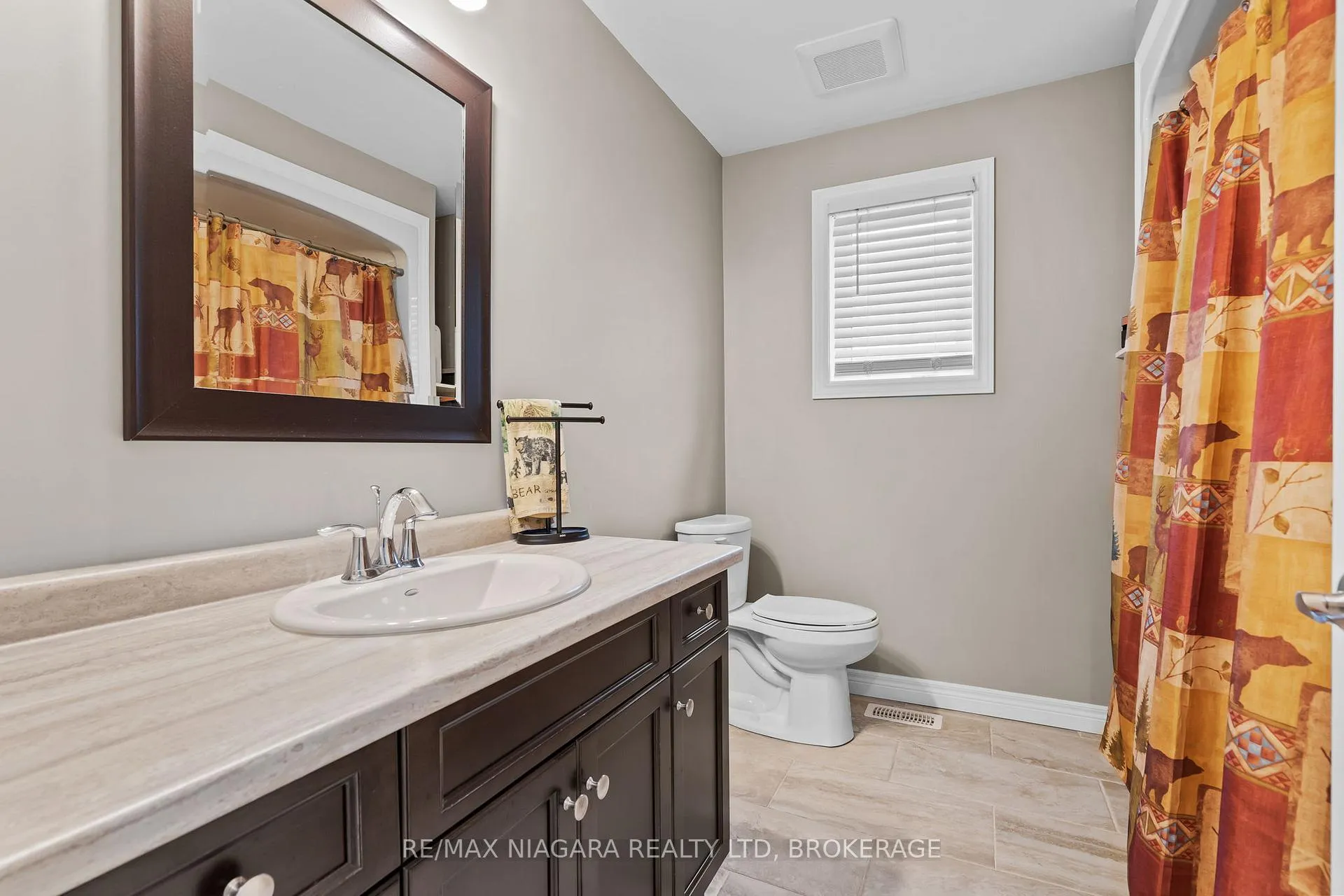 Photo 11 of 228 Lincoln Street, Welland, Welland Downtown — HOMEH