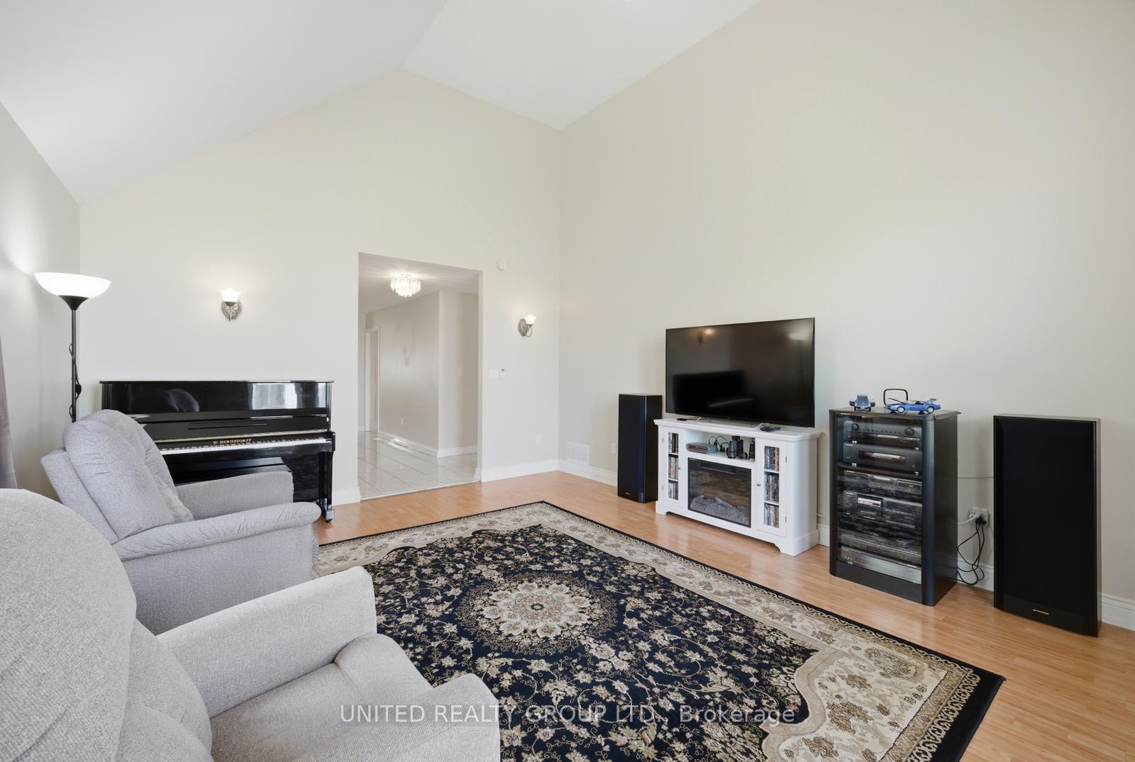 Photo 25 of 9725 Keele Street, Vaughan, Maple — HOMEH