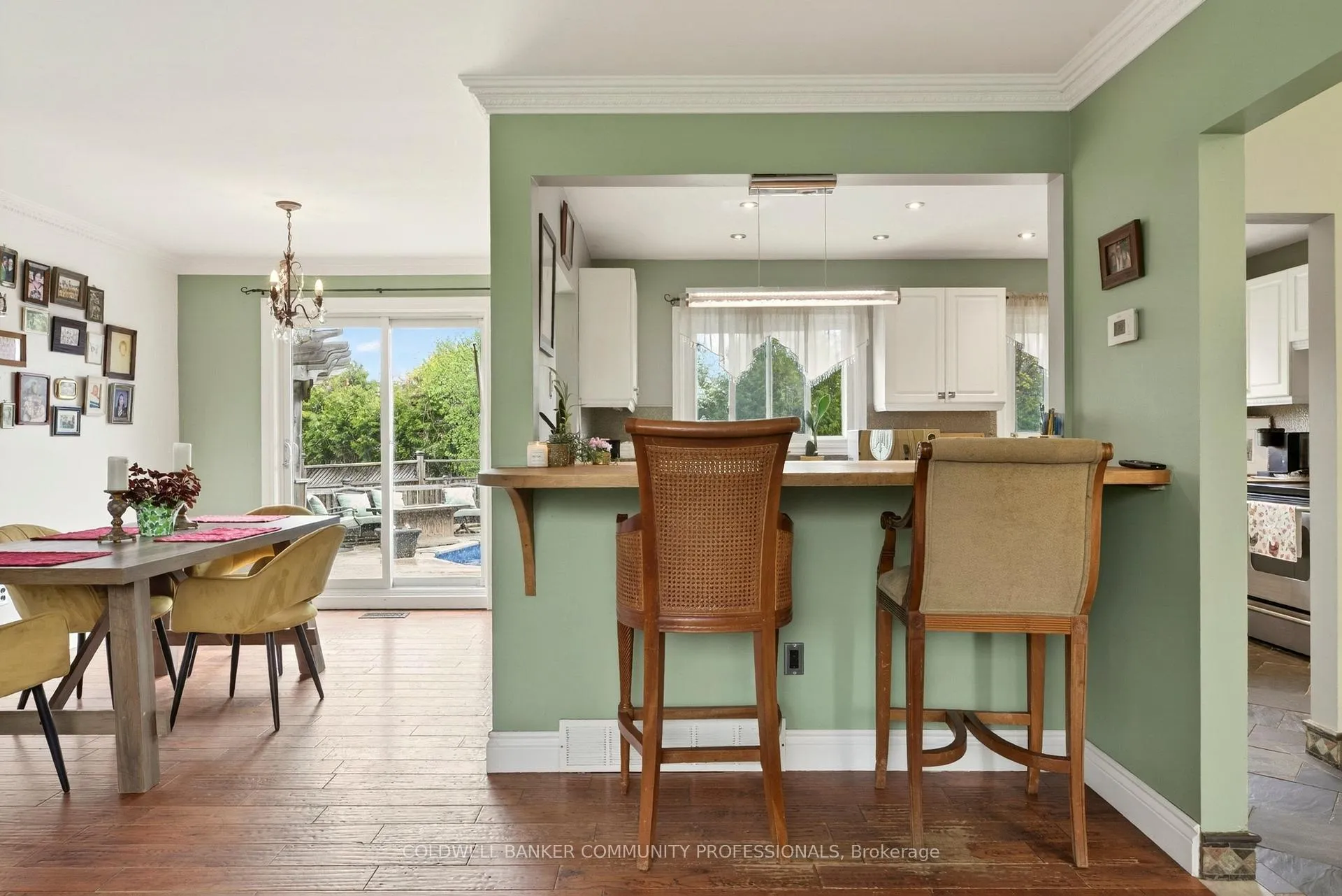 Photo 7 of 6 Seagram Place, Hamilton, Huntington — HOMEH