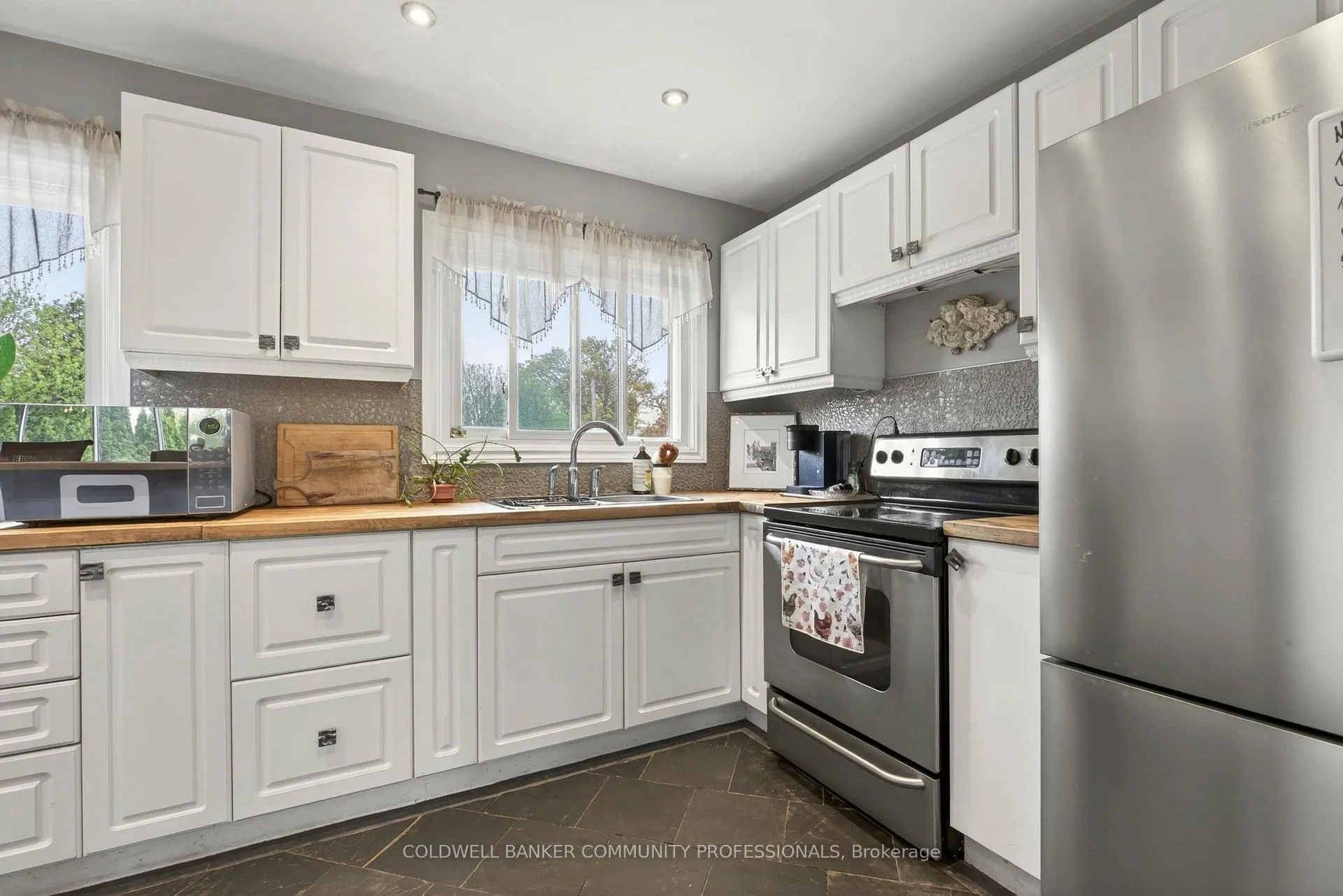 Photo 13 of 6 Seagram Place, Hamilton, Huntington — HOMEH