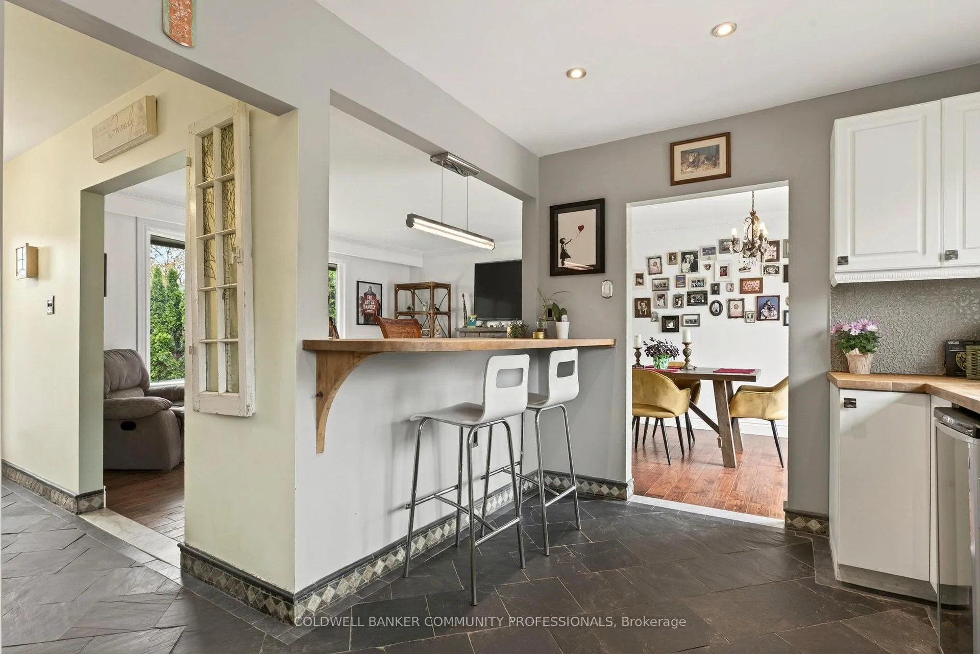 Photo 14 of 6 Seagram Place, Hamilton, Huntington — HOMEH