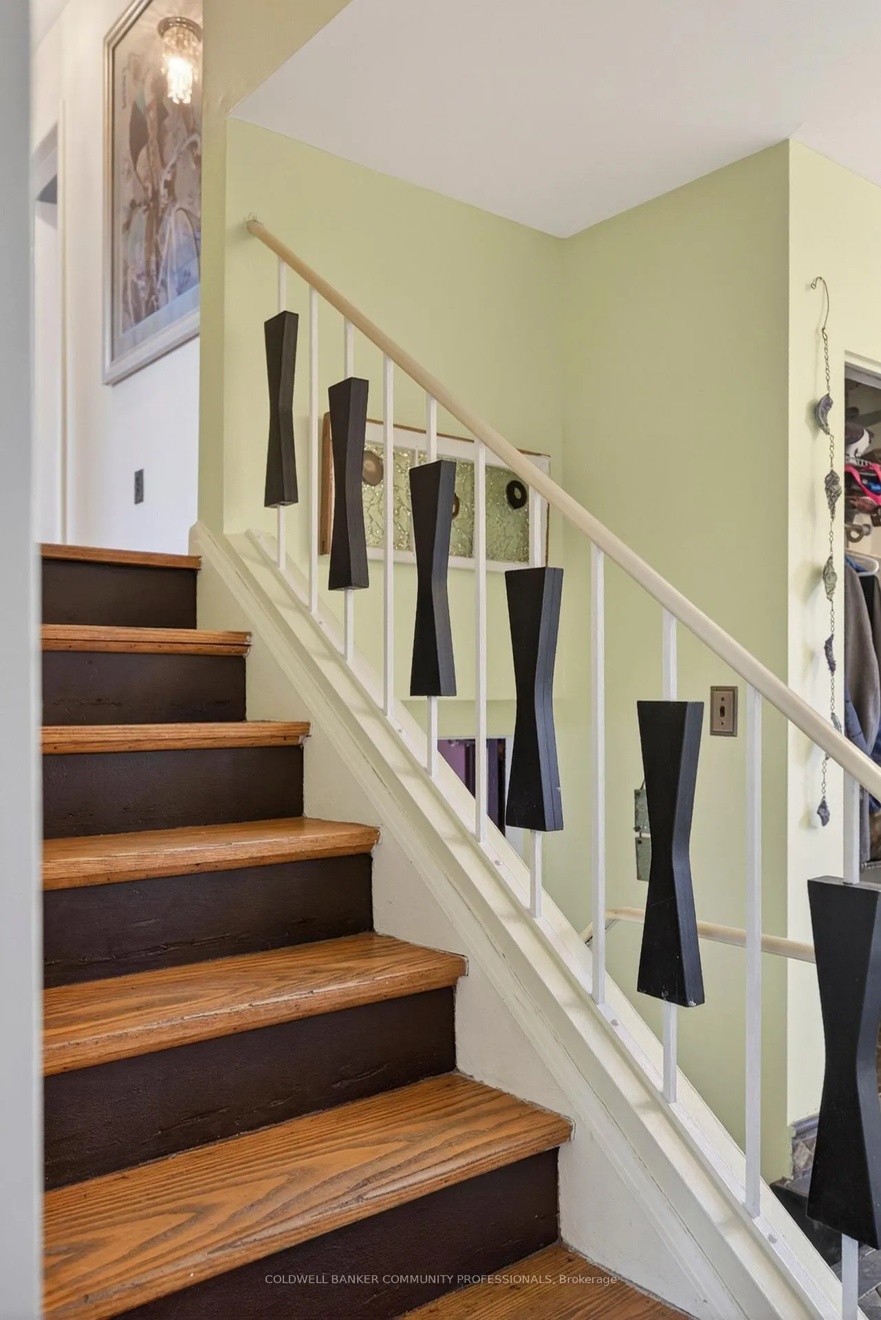 Photo 17 of 6 Seagram Place, Hamilton, Huntington — HOMEH