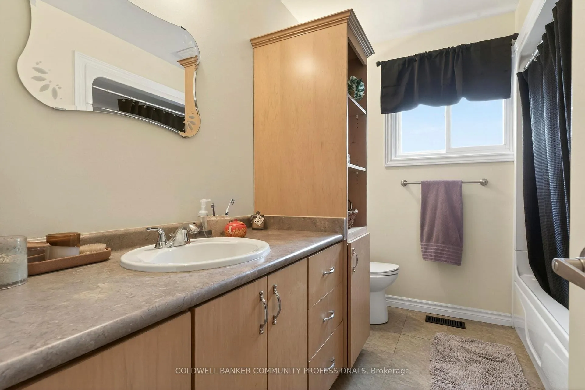Photo 18 of 6 Seagram Place, Hamilton, Huntington — HOMEH