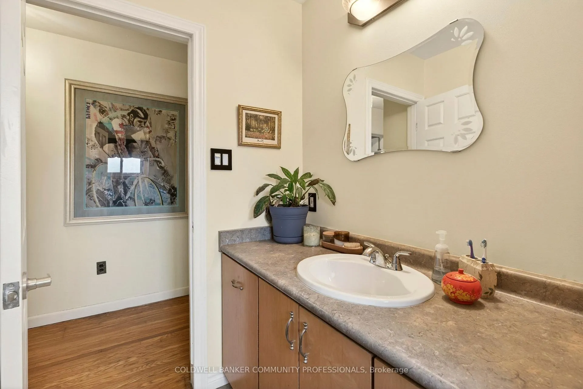 Photo 20 of 6 Seagram Place, Hamilton, Huntington — HOMEH