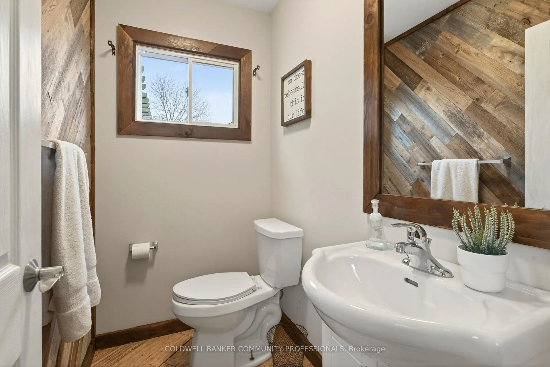Photo 31 of 6 Seagram Place, Hamilton, Huntington — HOMEH
