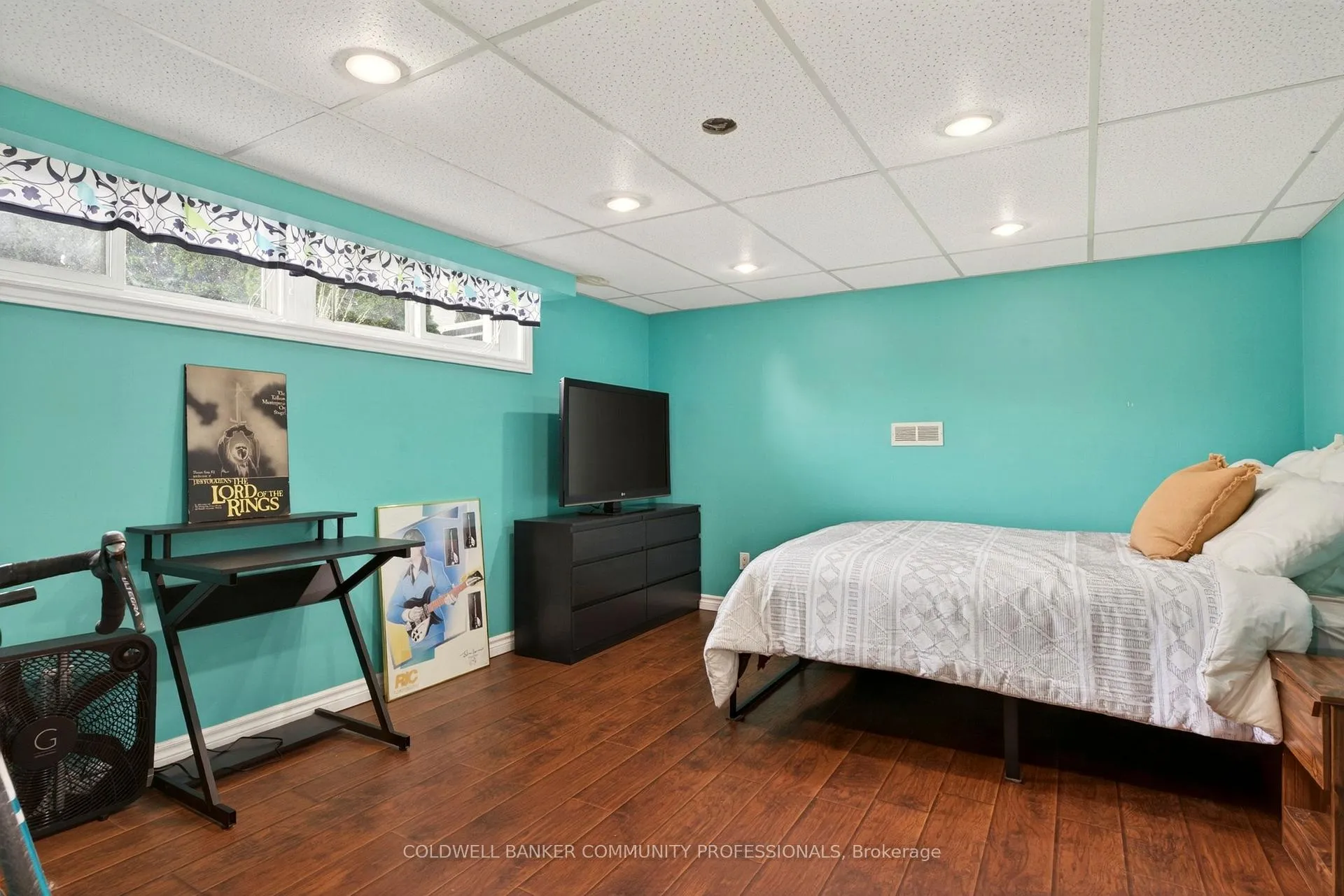 Photo 34 of 6 Seagram Place, Hamilton, Huntington — HOMEH