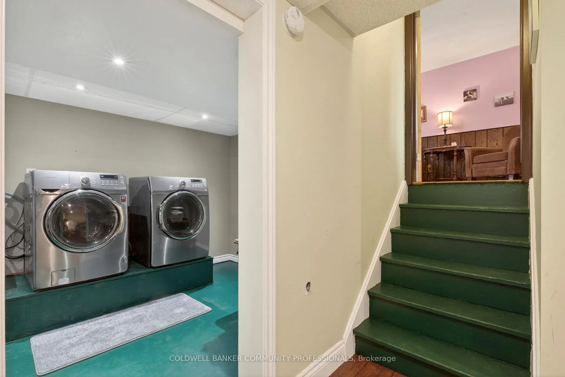 Photo 37 of 6 Seagram Place, Hamilton, Huntington — HOMEH