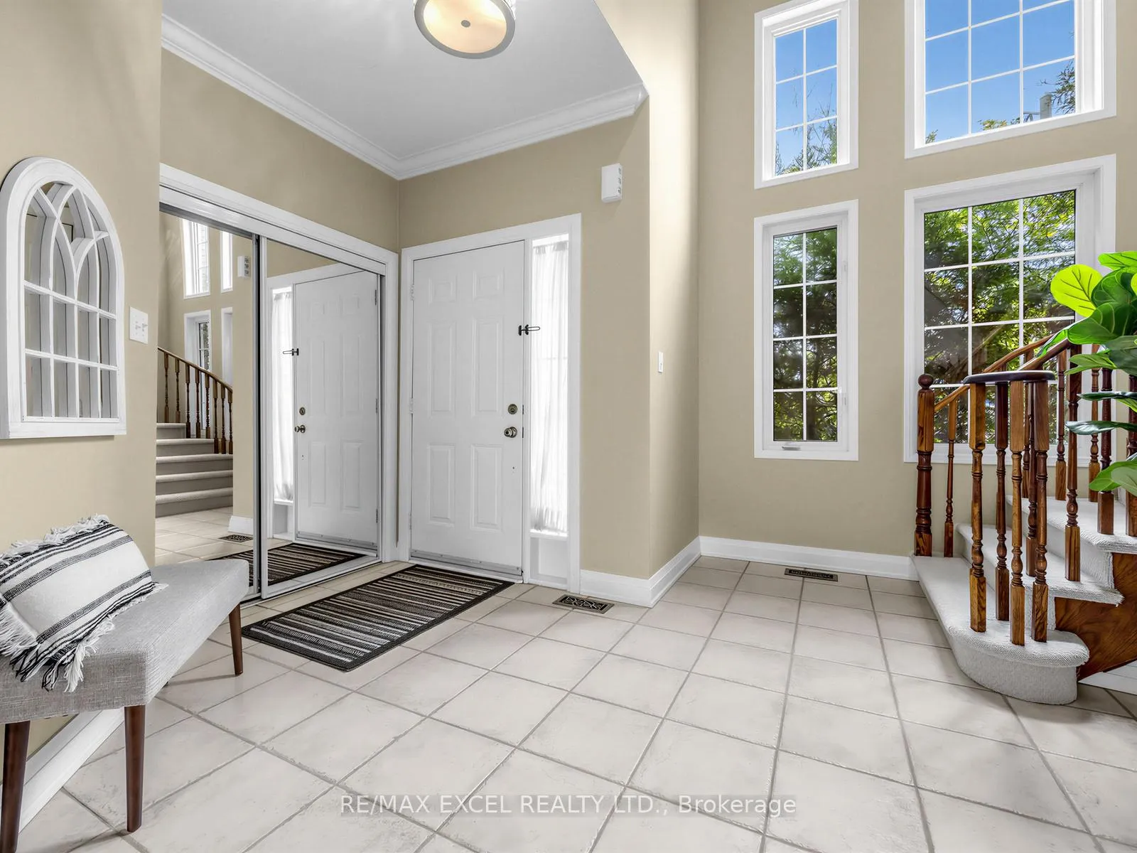 Photo 4 of 103 Baywell Crescent, Aurora, Bayview Wellington — HOMEH