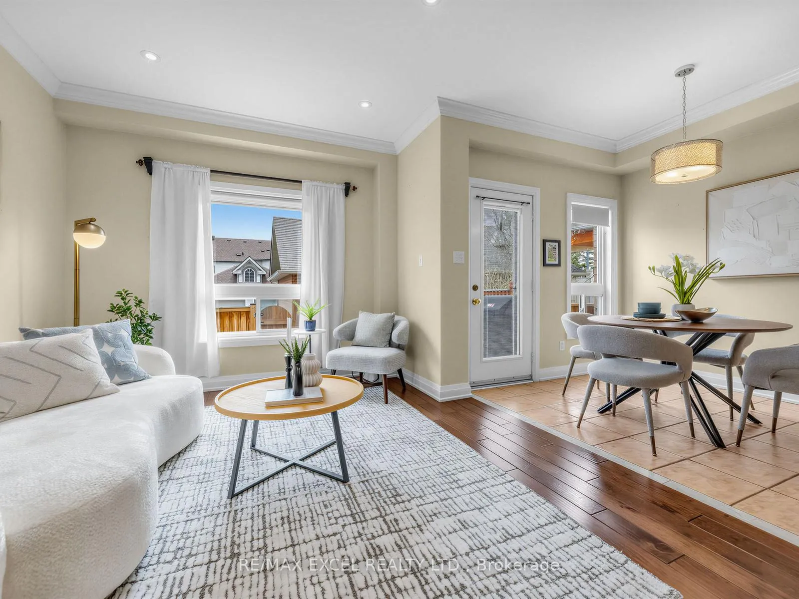 Photo 7 of 103 Baywell Crescent, Aurora, Bayview Wellington — HOMEH