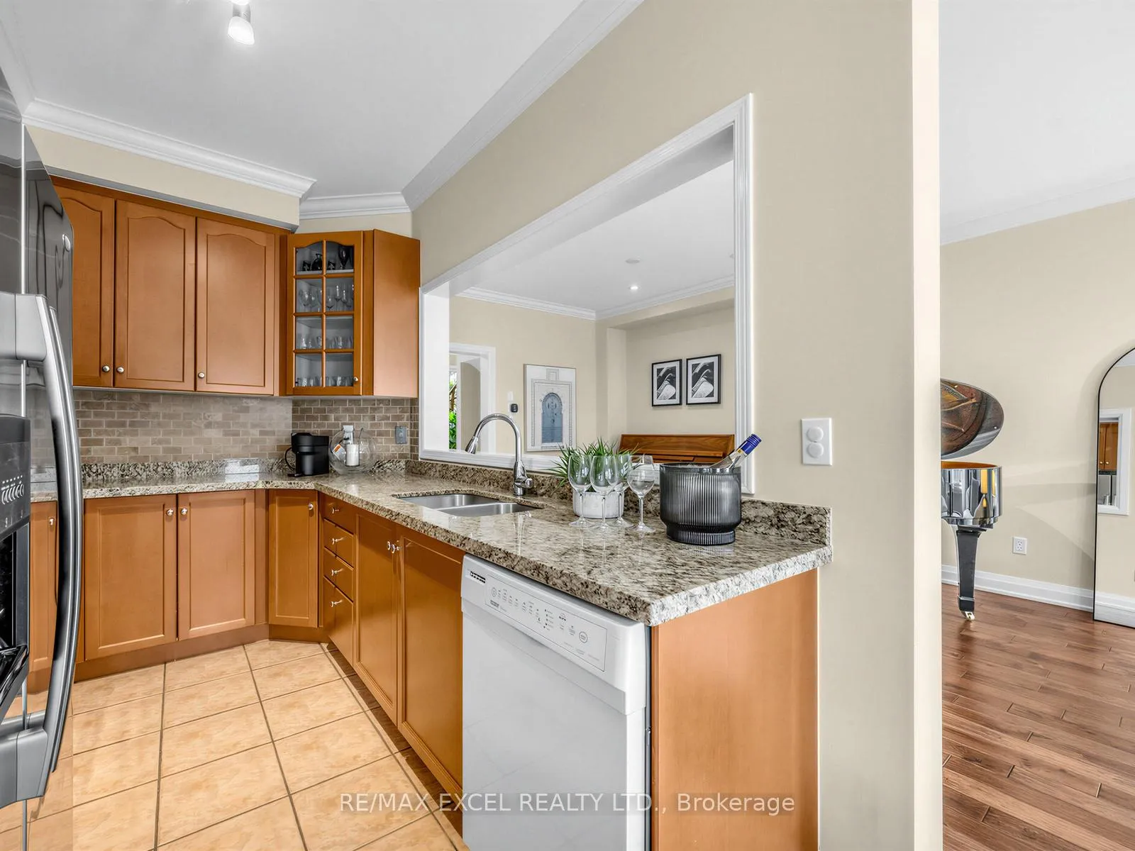 Photo 14 of 103 Baywell Crescent, Aurora, Bayview Wellington — HOMEH