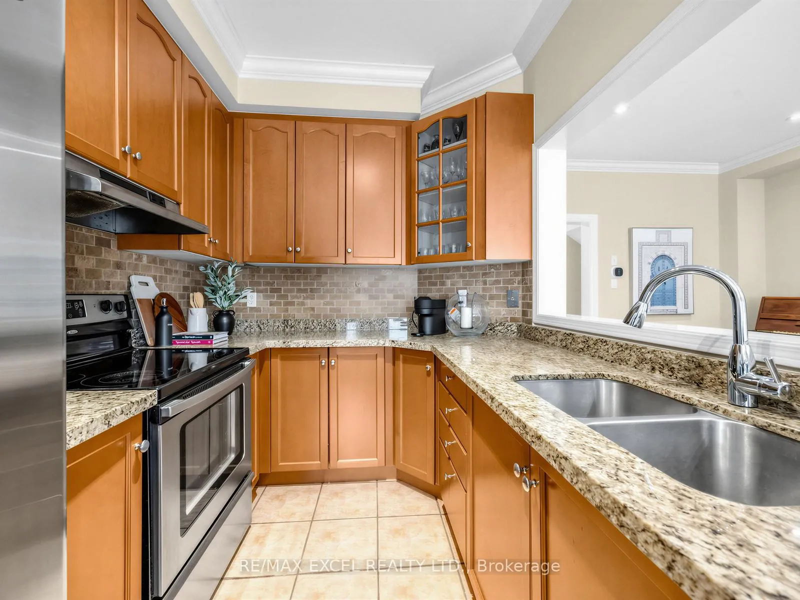 Photo 15 of 103 Baywell Crescent, Aurora, Bayview Wellington — HOMEH