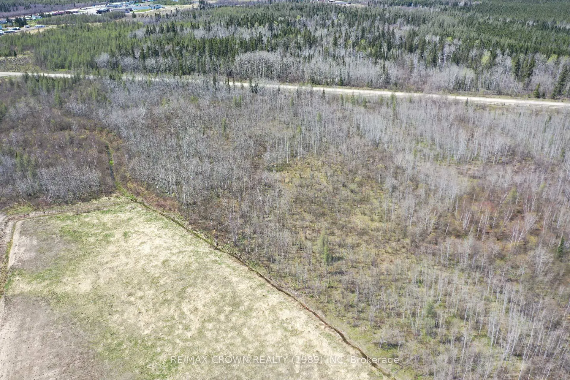 Photo 4 of 69 Clear Lake Road N, Kapuskasing — HOMEH