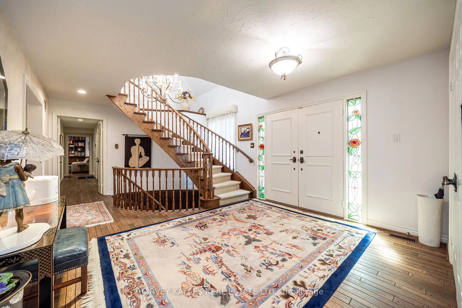 Photo 3 of 10 Whitelaw Court, Markham, Bayview Glen — HOMEH