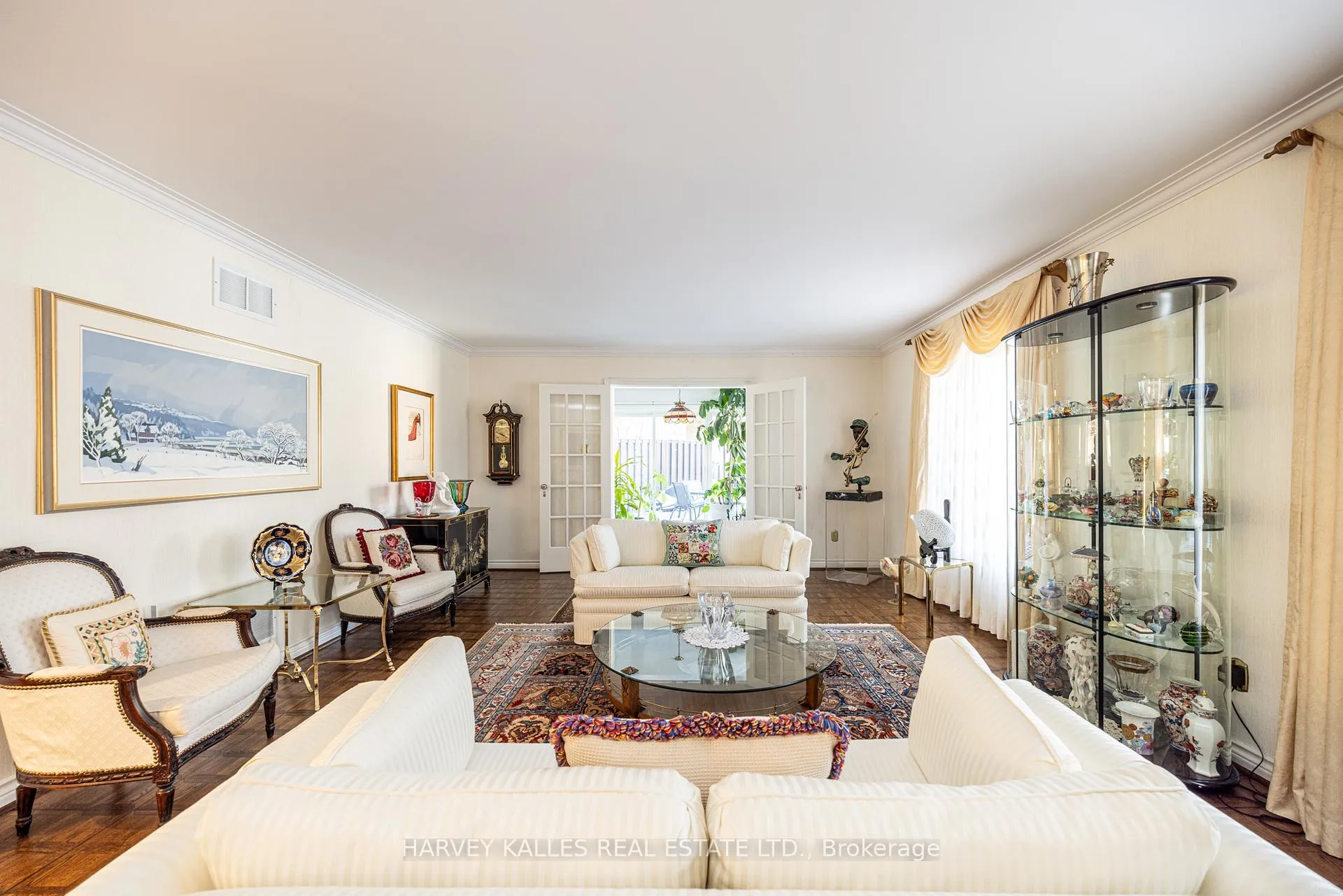 Photo 5 of 10 Whitelaw Court, Markham, Bayview Glen — HOMEH