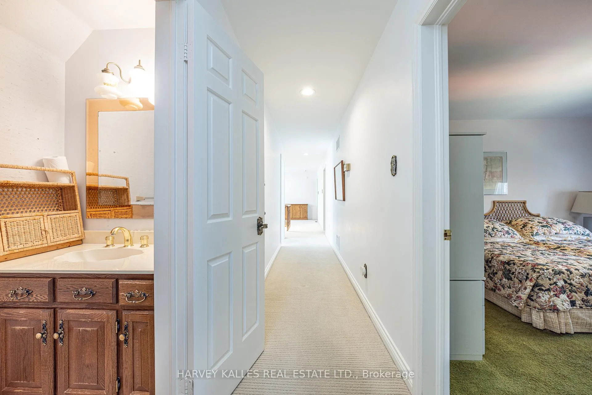 Photo 34 of 10 Whitelaw Court, Markham, Bayview Glen — HOMEH